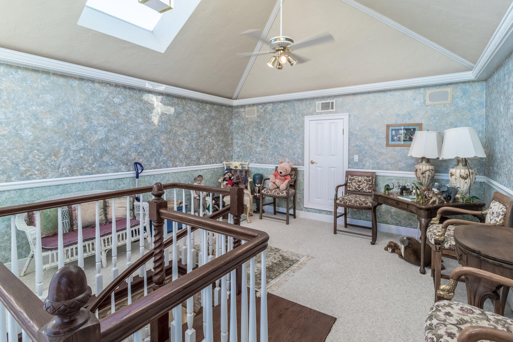 WHISPERING OAKS - Residential