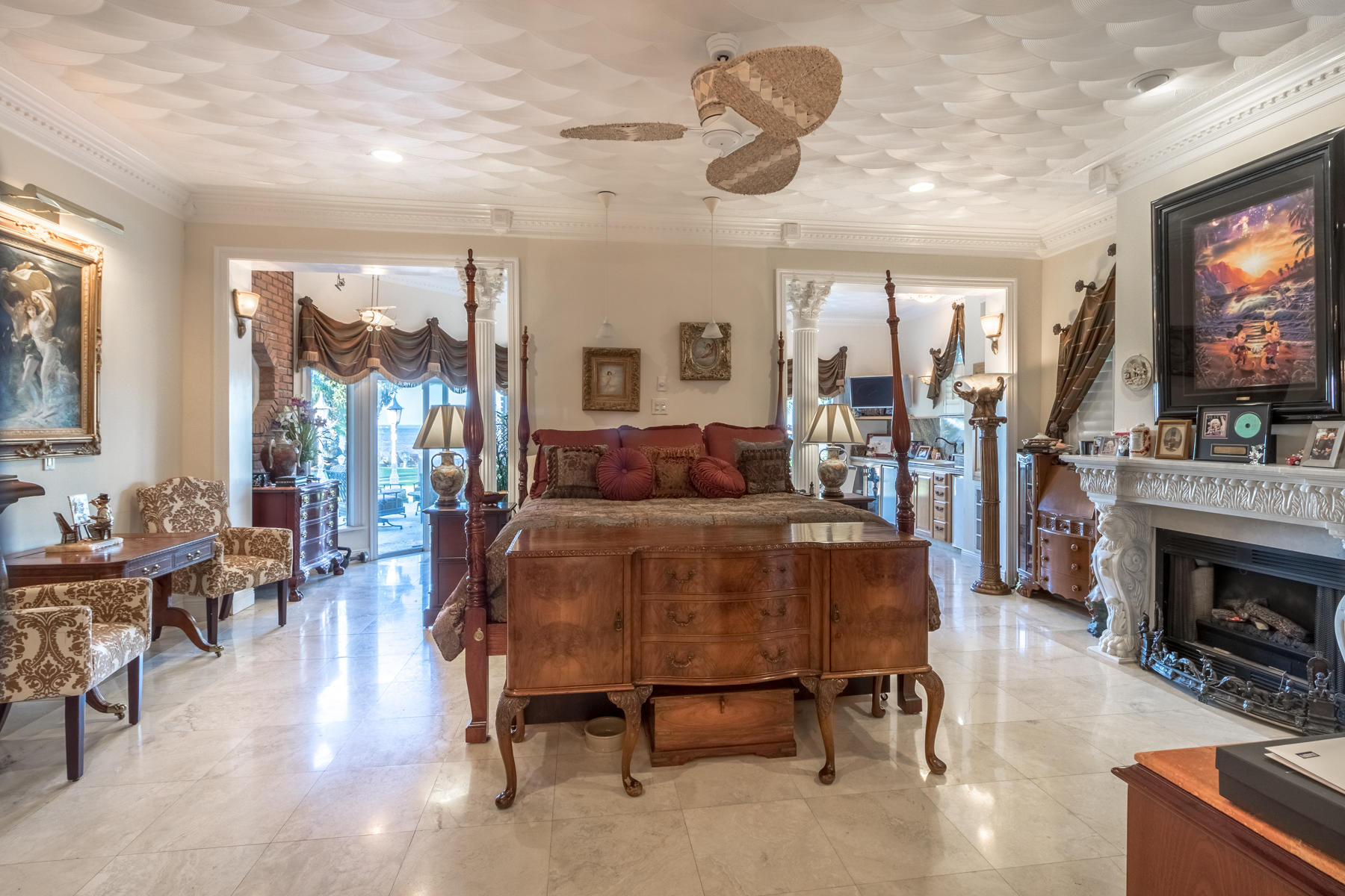 WHISPERING OAKS - Residential