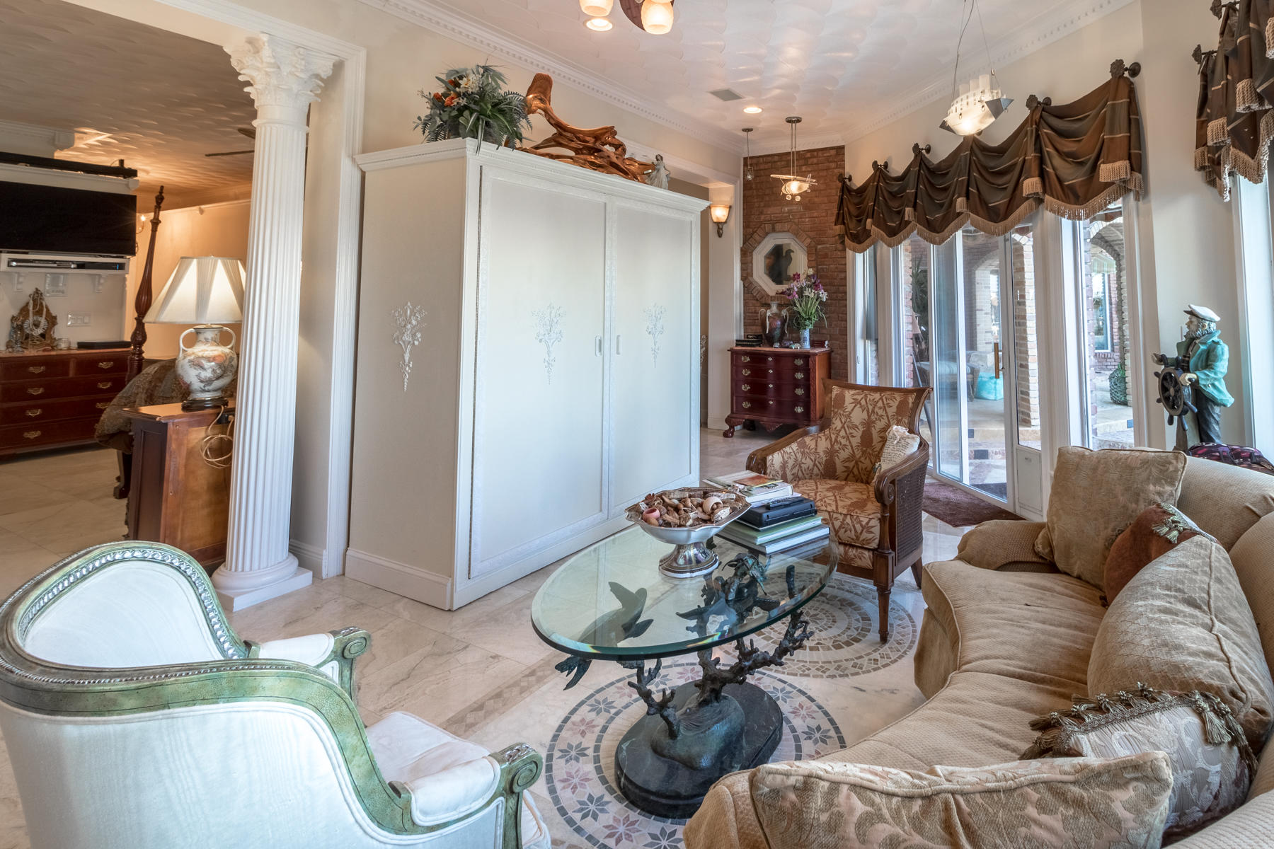 WHISPERING OAKS - Residential