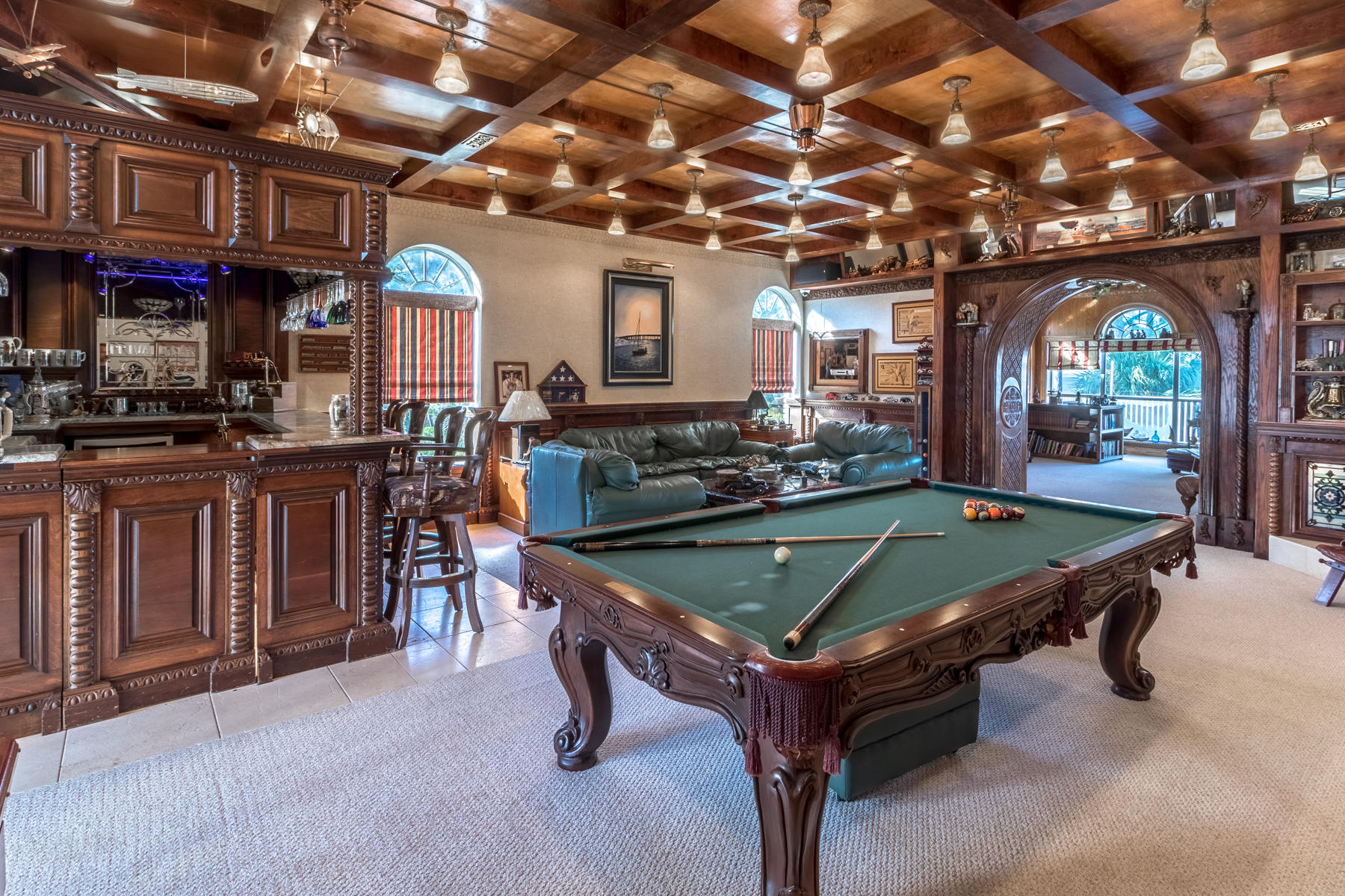 WHISPERING OAKS - Residential