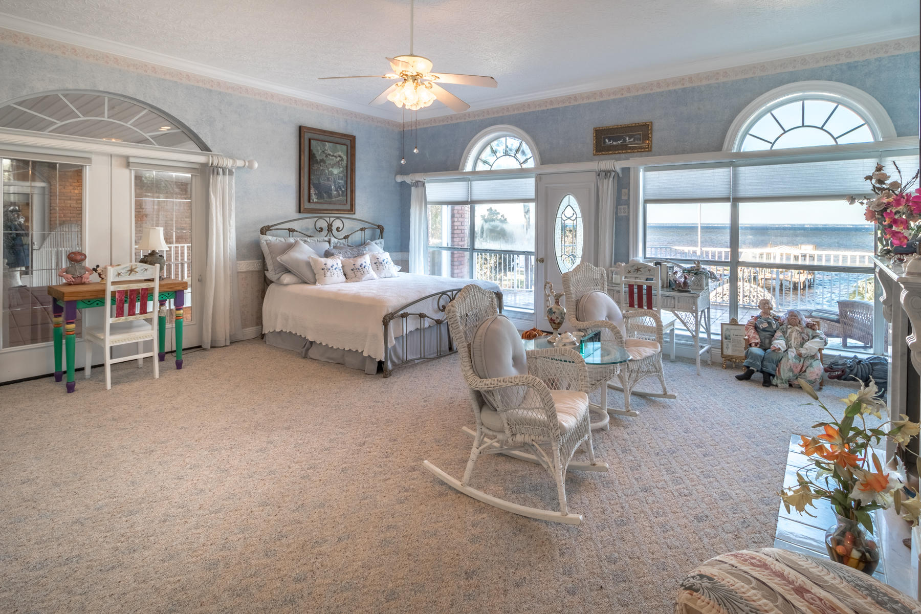 WHISPERING OAKS - Residential