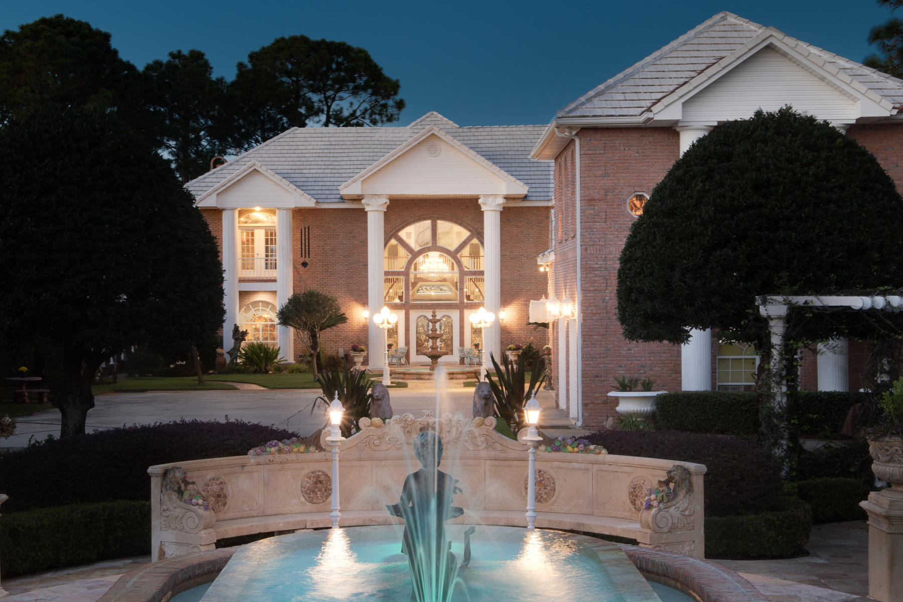 WHISPERING OAKS - Residential