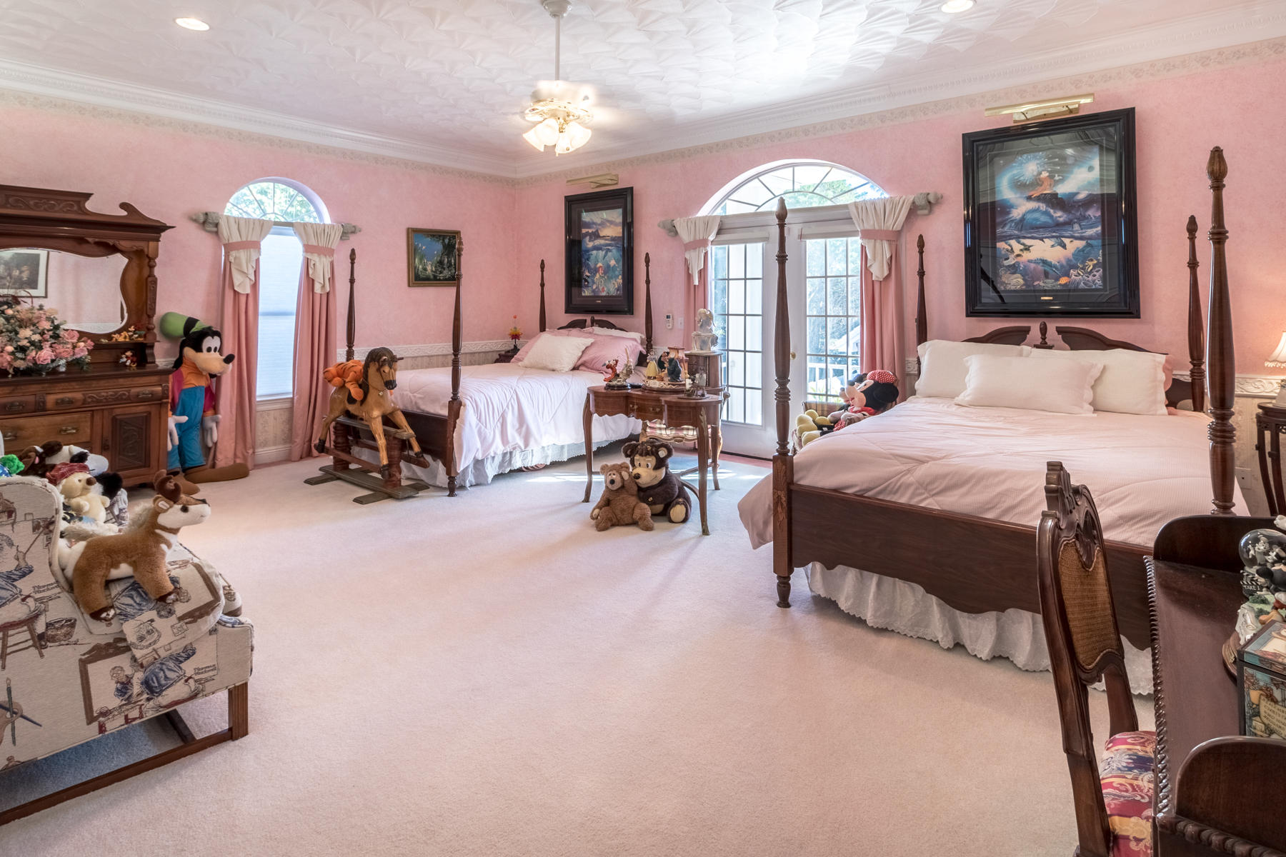 WHISPERING OAKS - Residential