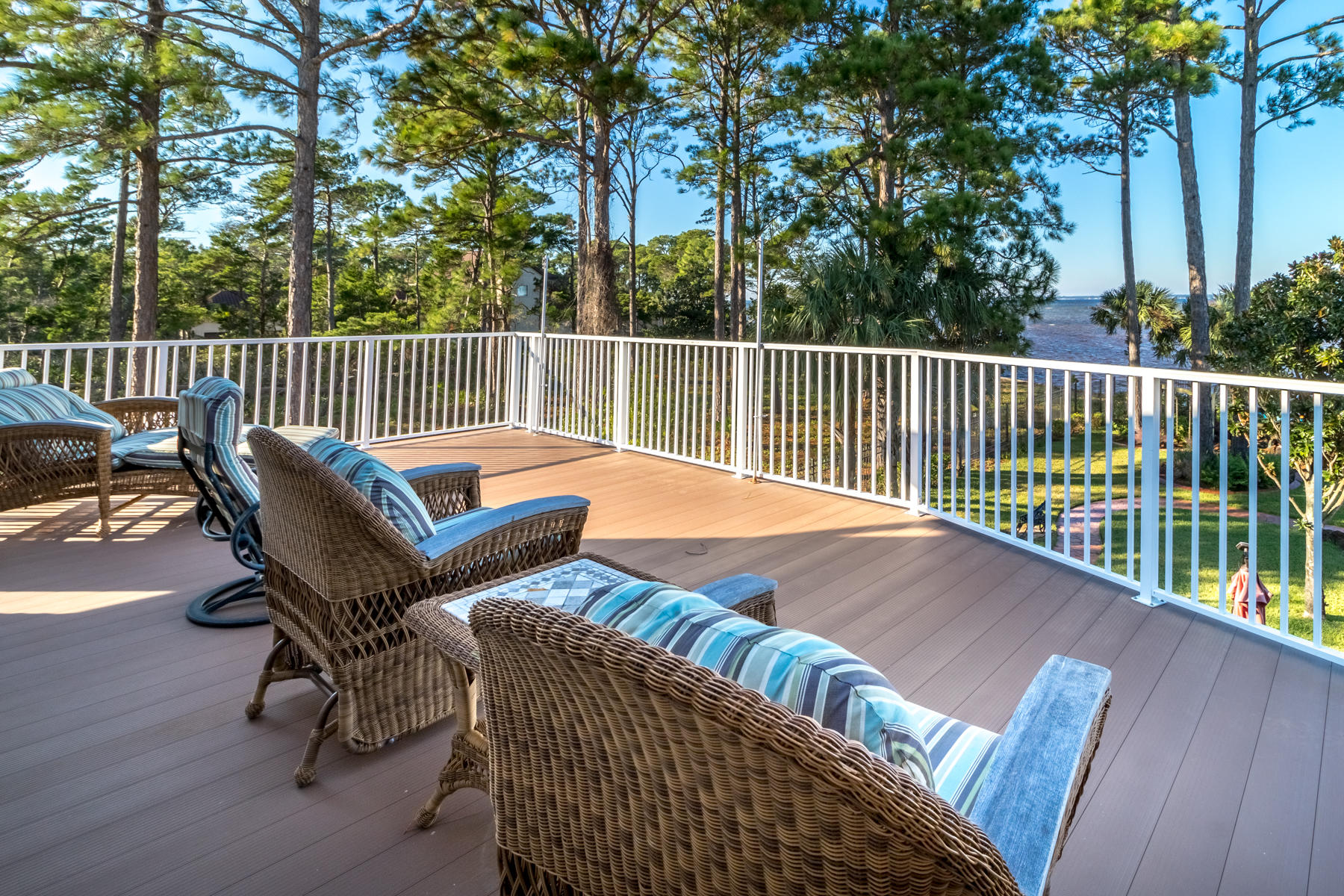 WHISPERING OAKS - Residential