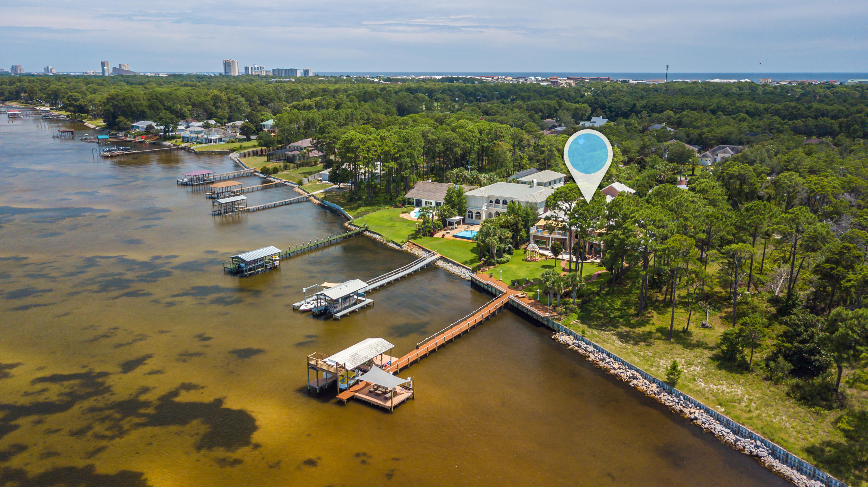 WHISPERING OAKS - Residential