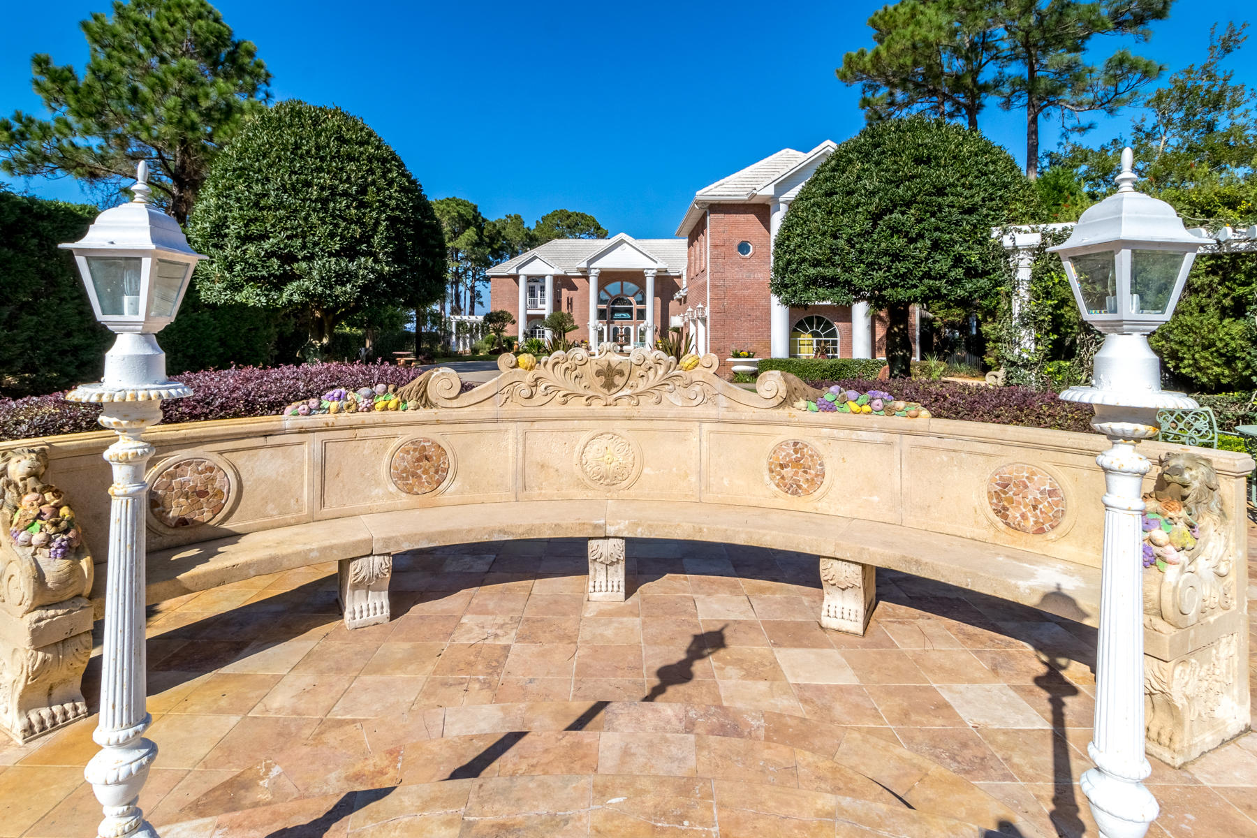 WHISPERING OAKS - Residential