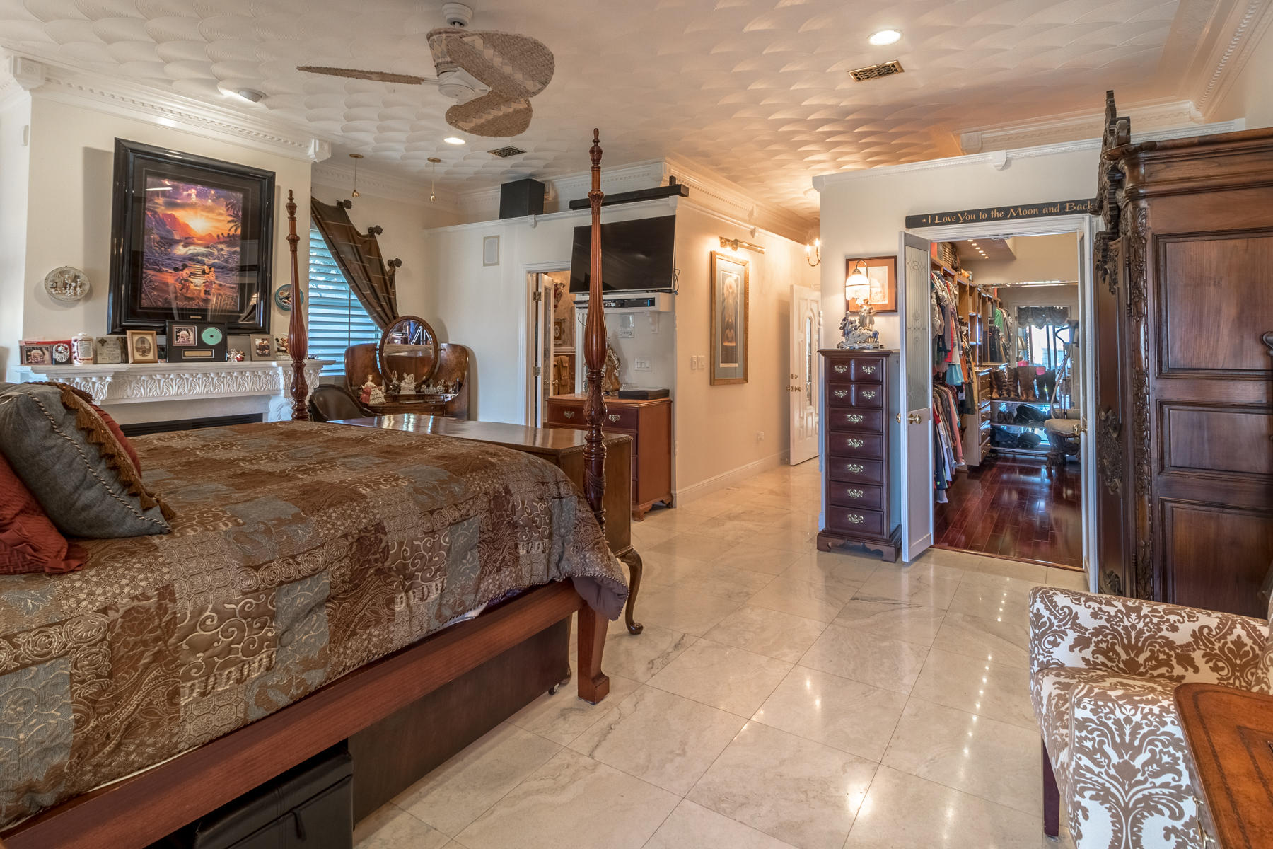 WHISPERING OAKS - Residential