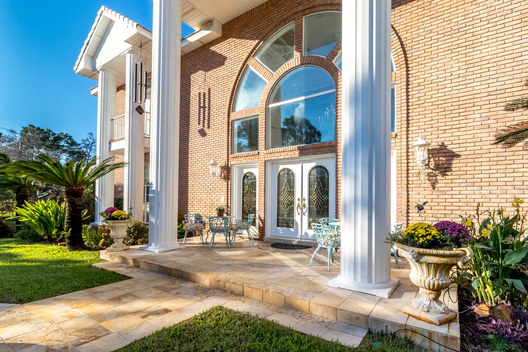 WHISPERING OAKS - Residential