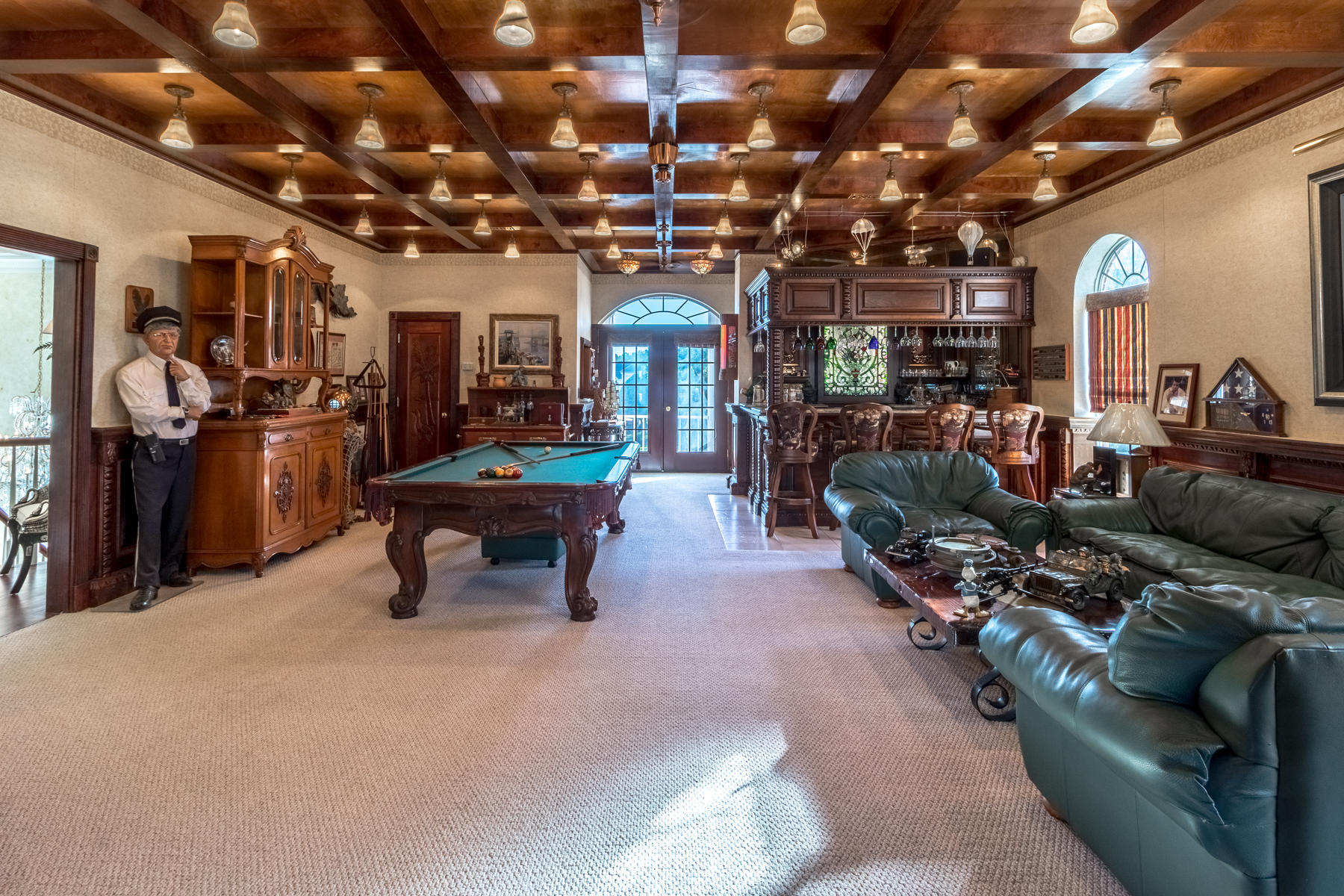 WHISPERING OAKS - Residential