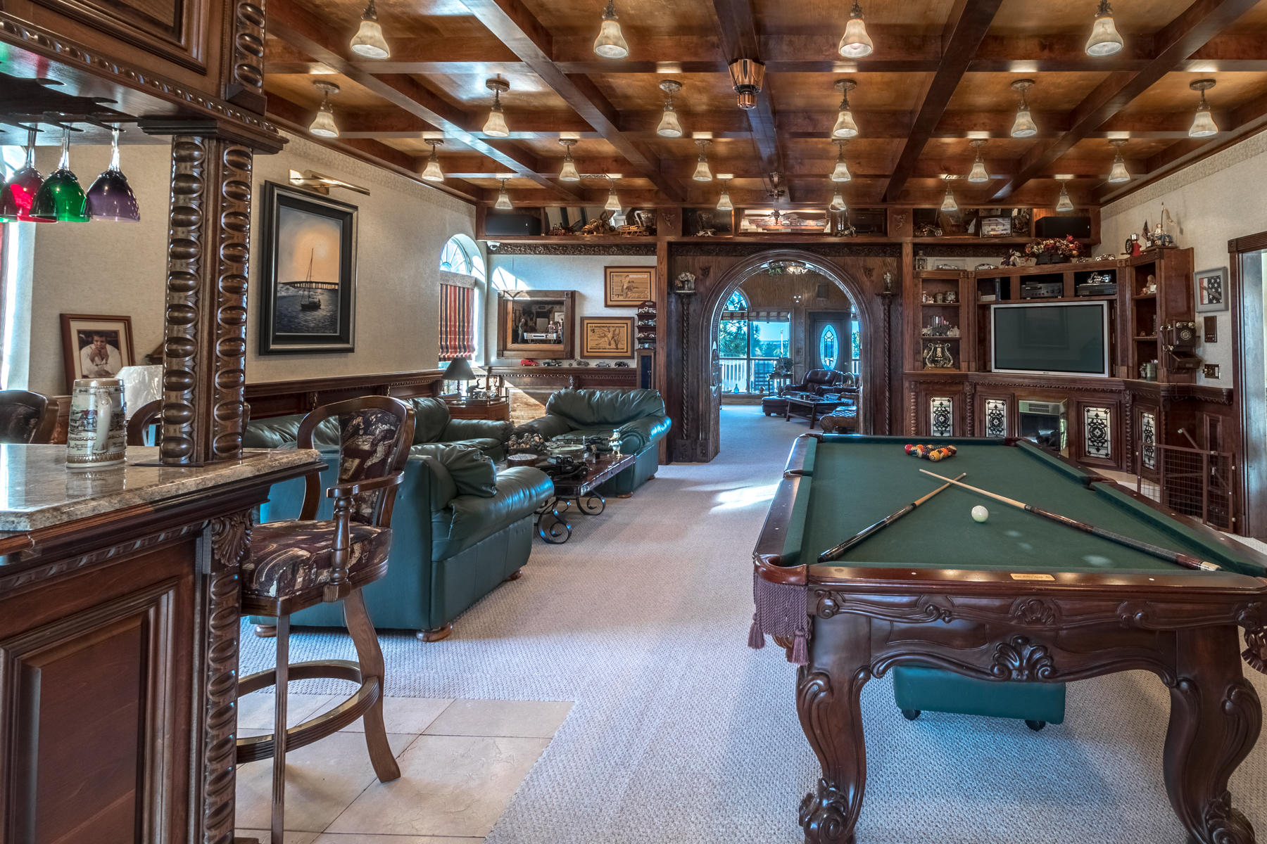 WHISPERING OAKS - Residential