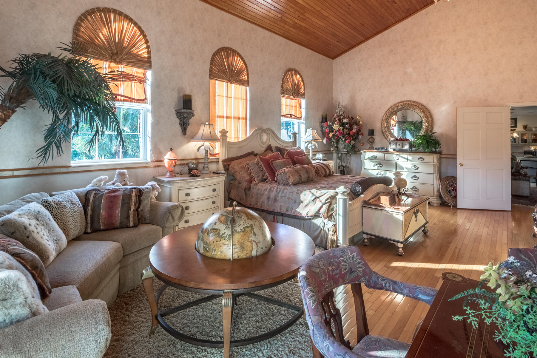 WHISPERING OAKS - Residential