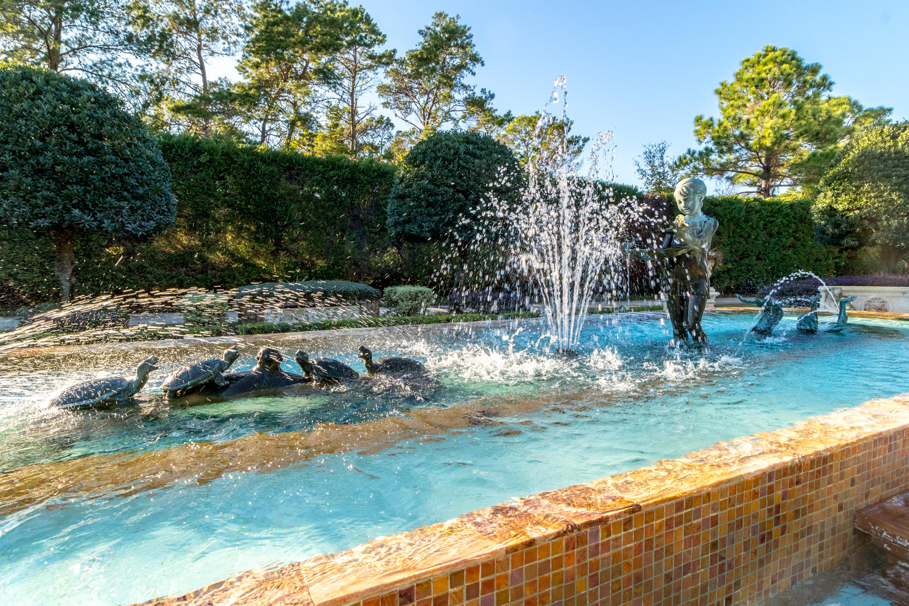 WHISPERING OAKS - Residential