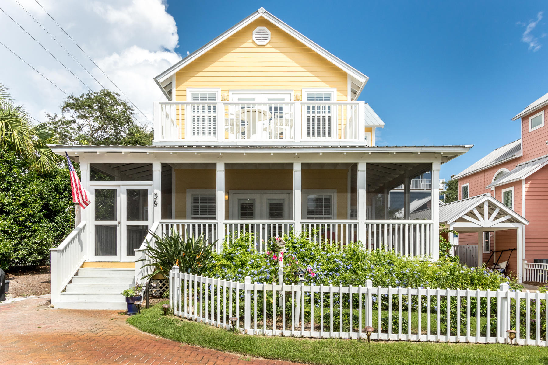 SUNRISE BEACH - Residential