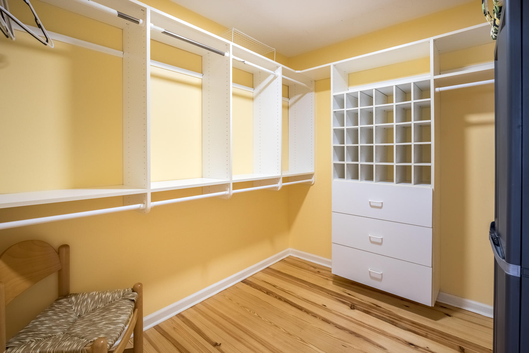 SUNRISE BEACH - Residential