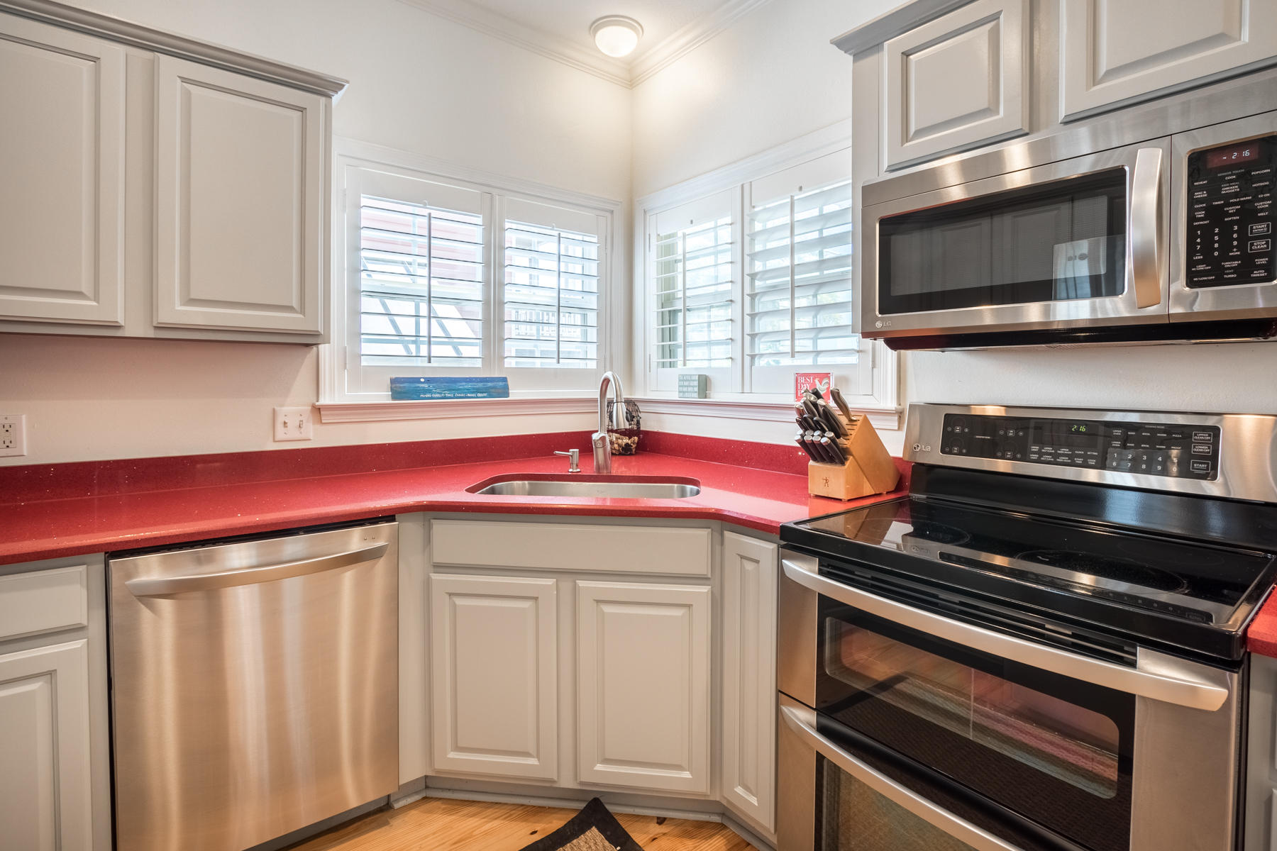 SUNRISE BEACH - Residential