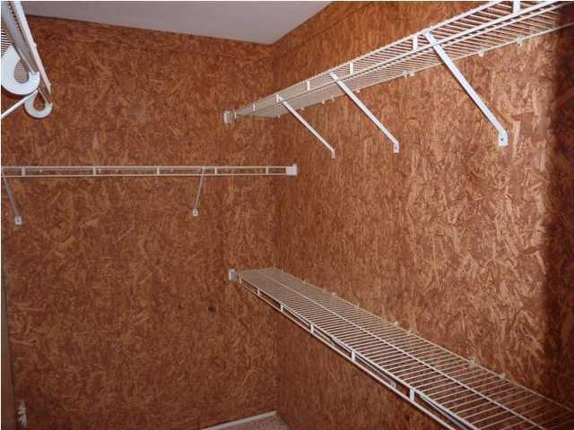 PINEVIEW - Residential Lease