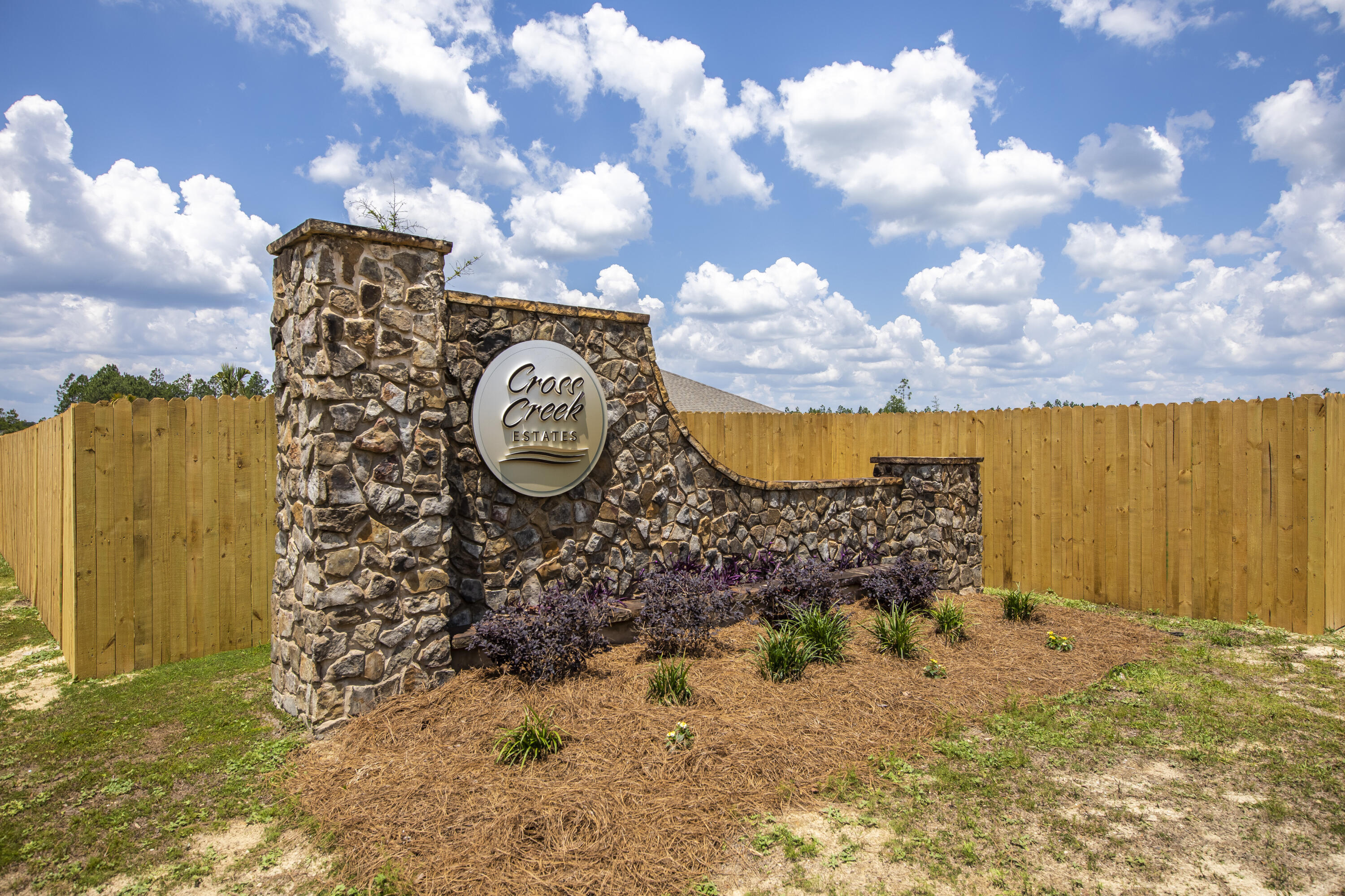CROSS CREEK - Residential