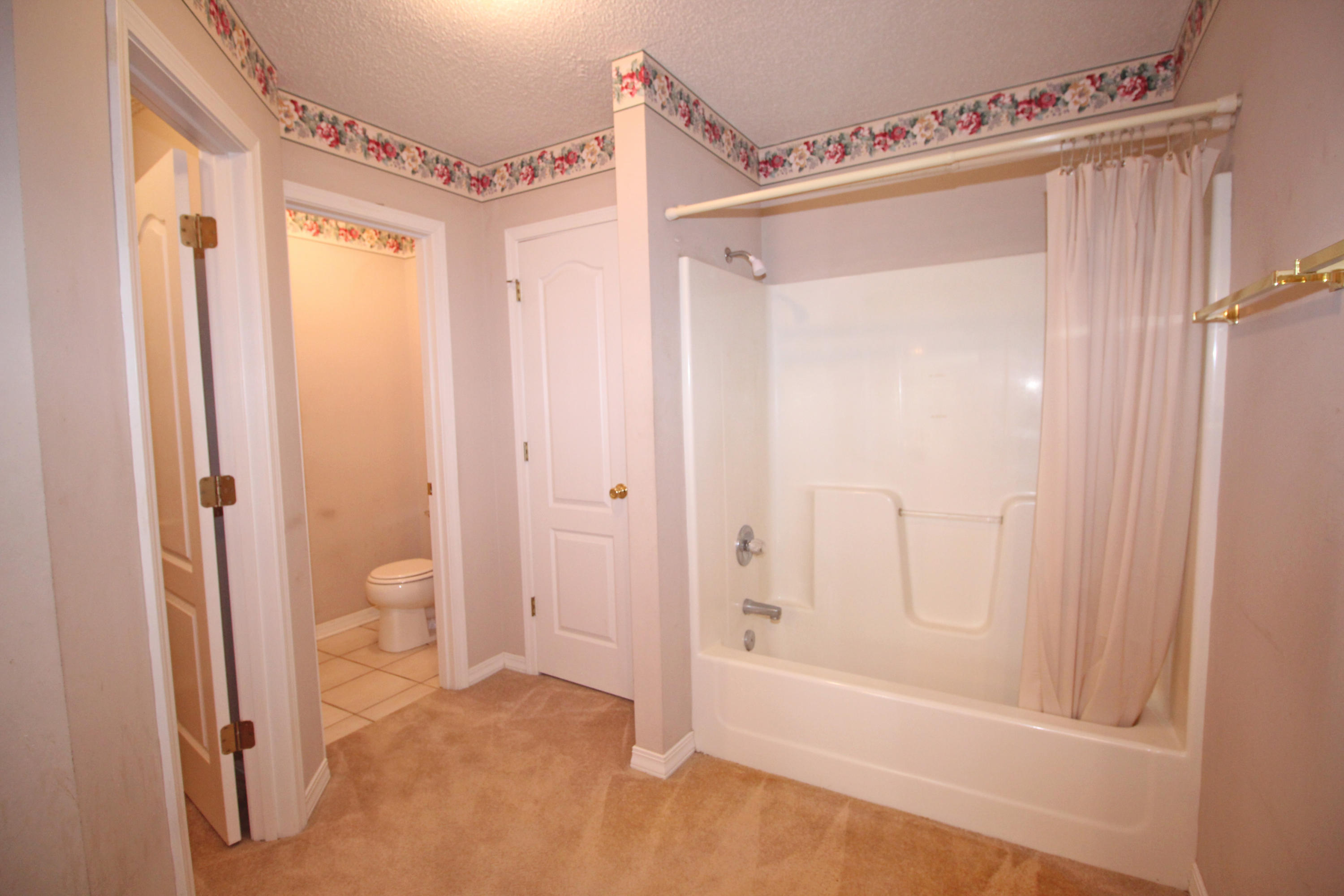 DOGWOOD ESTATES 1ST ADDN - Residential