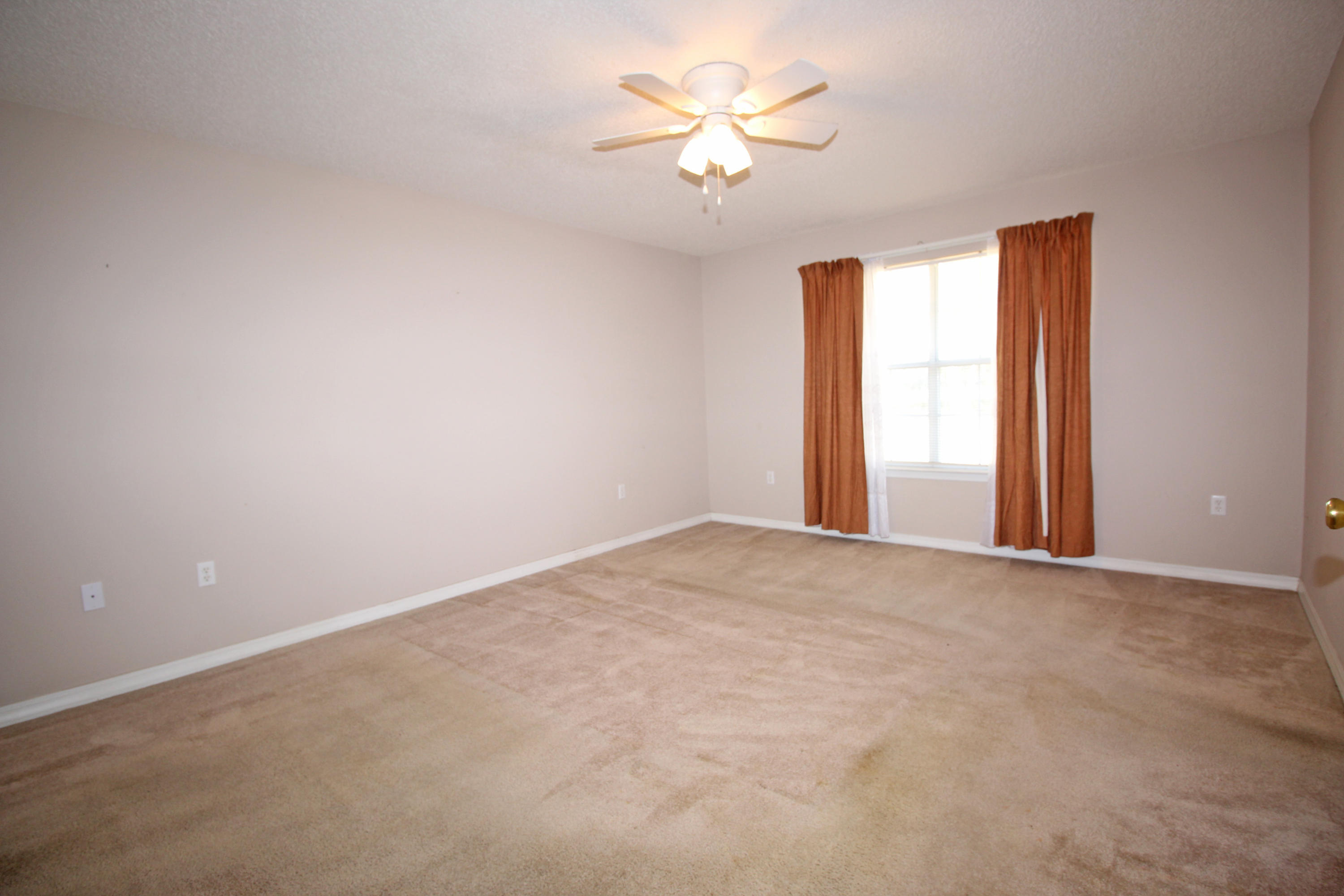 DOGWOOD ESTATES 1ST ADDN - Residential