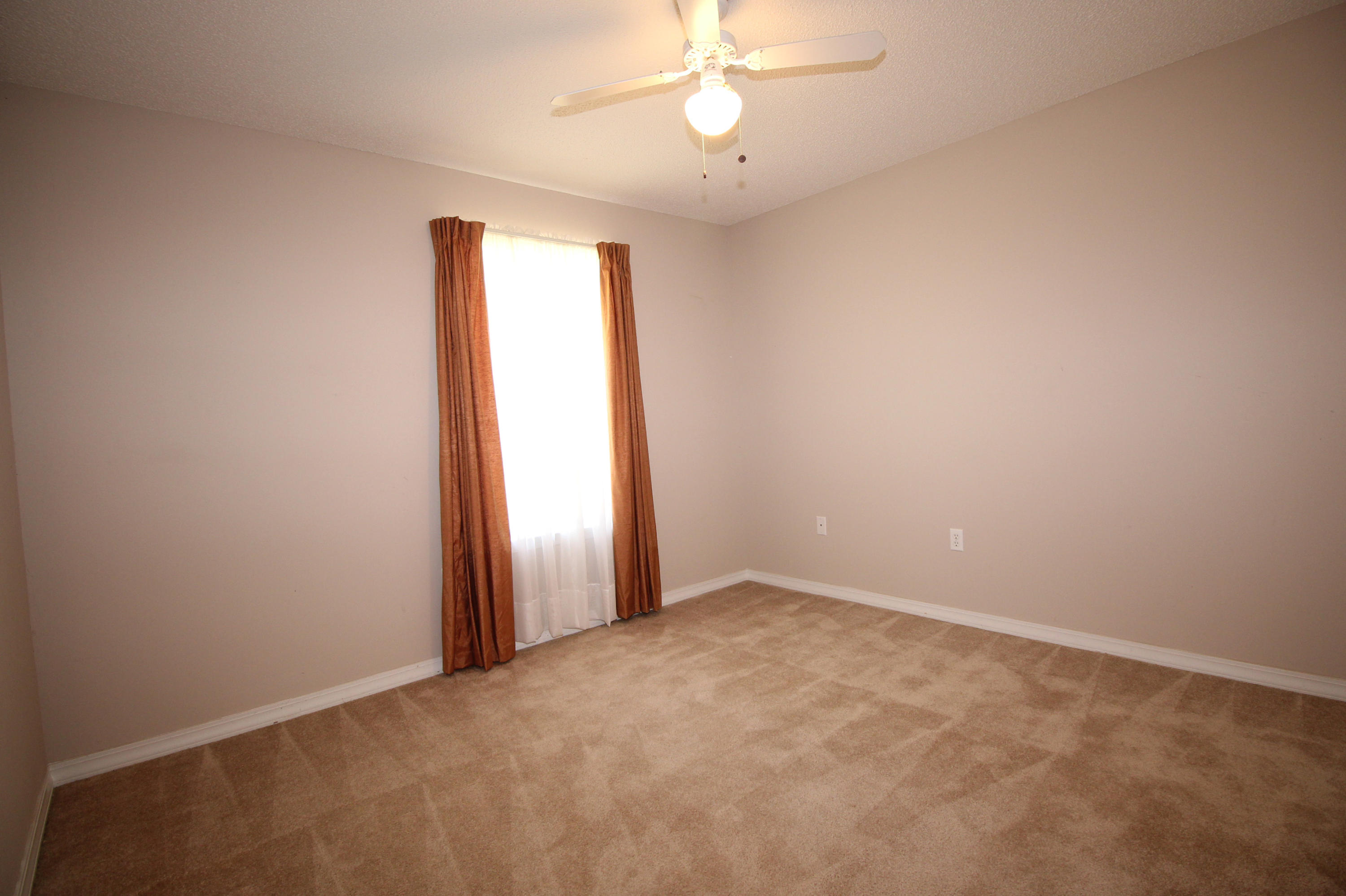 DOGWOOD ESTATES 1ST ADDN - Residential