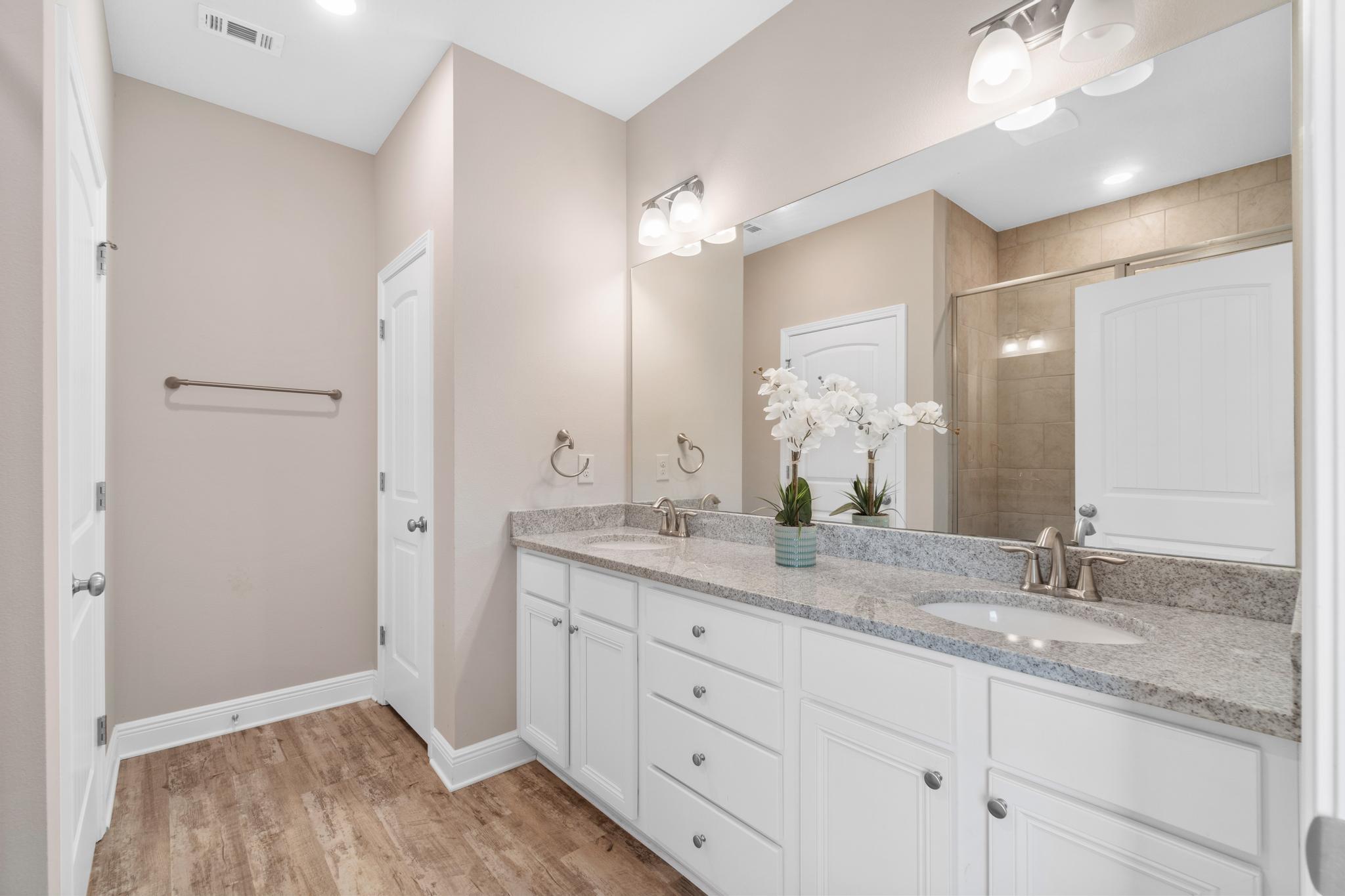 STONEGATE - Residential