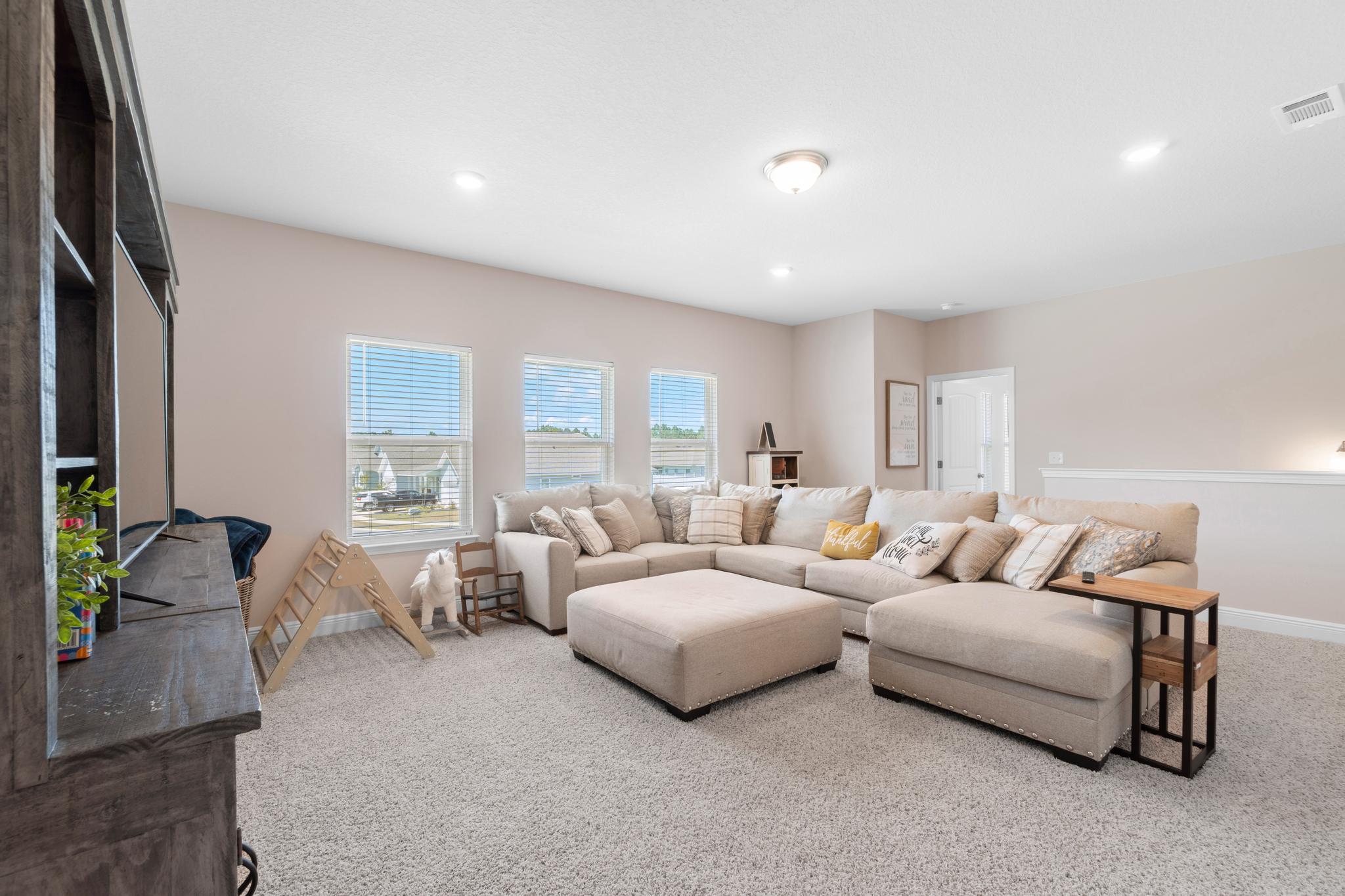 STONEGATE - Residential