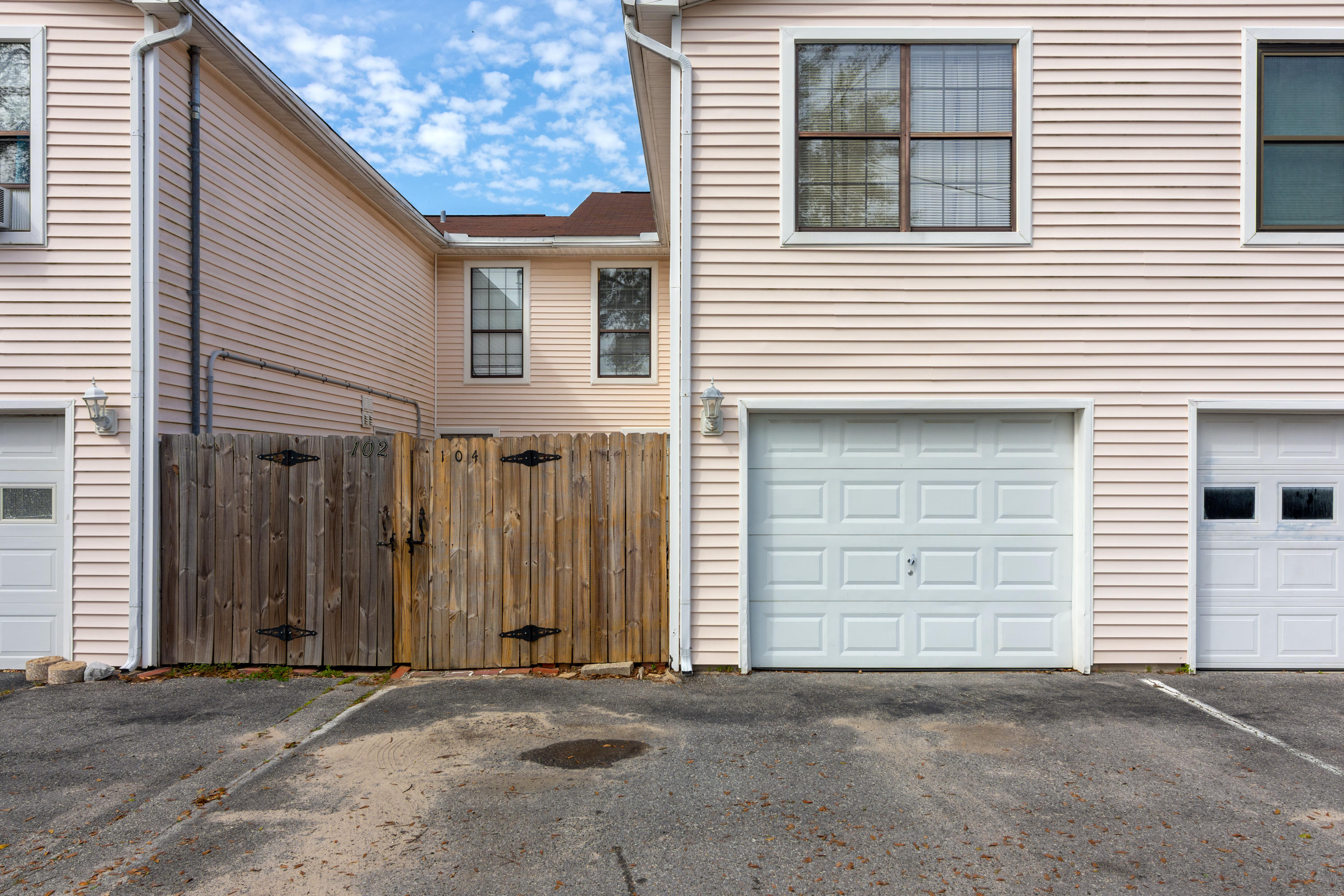 COUNTRY VILLAS - Residential