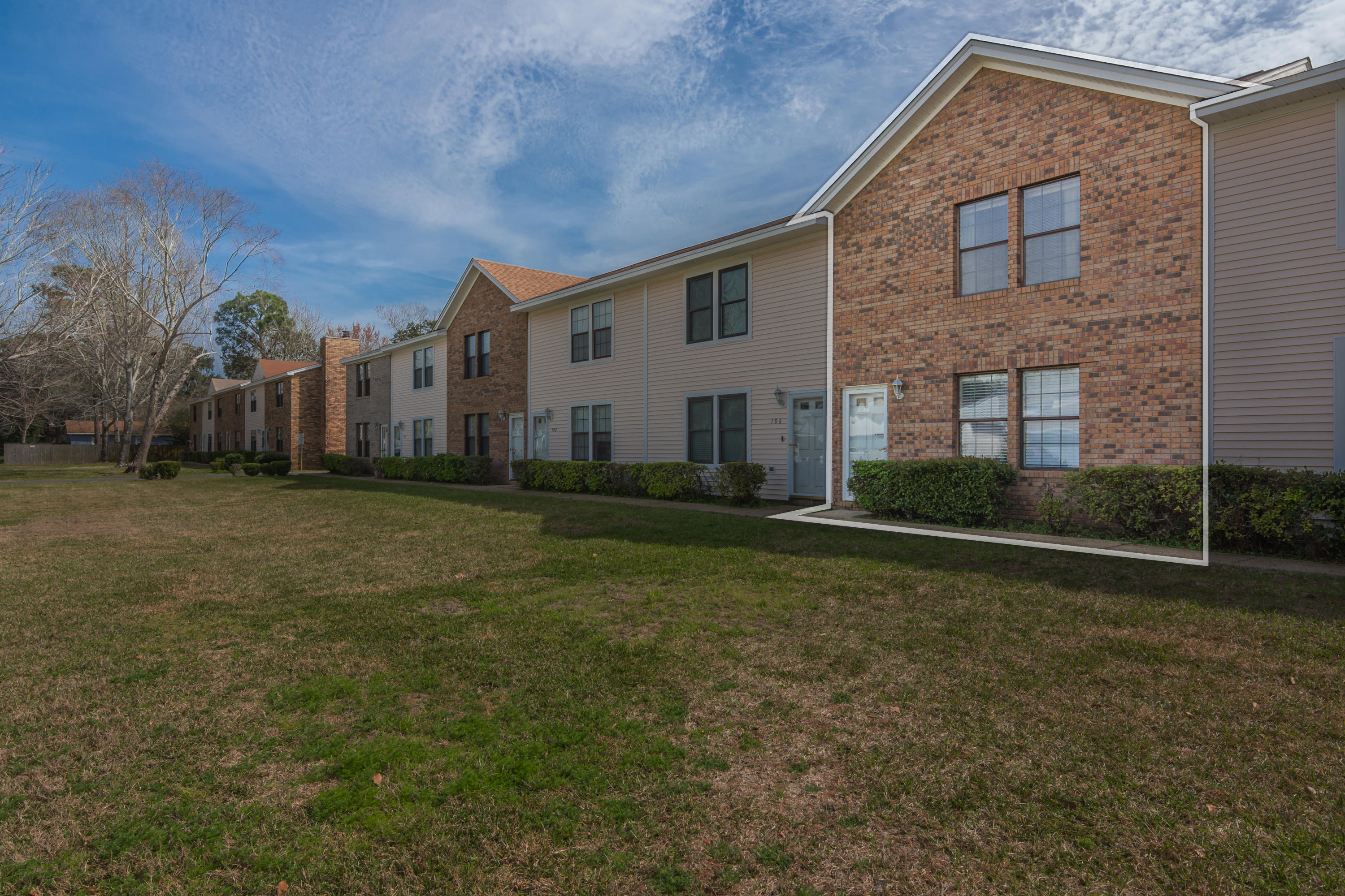 COUNTRY VILLAS - Residential