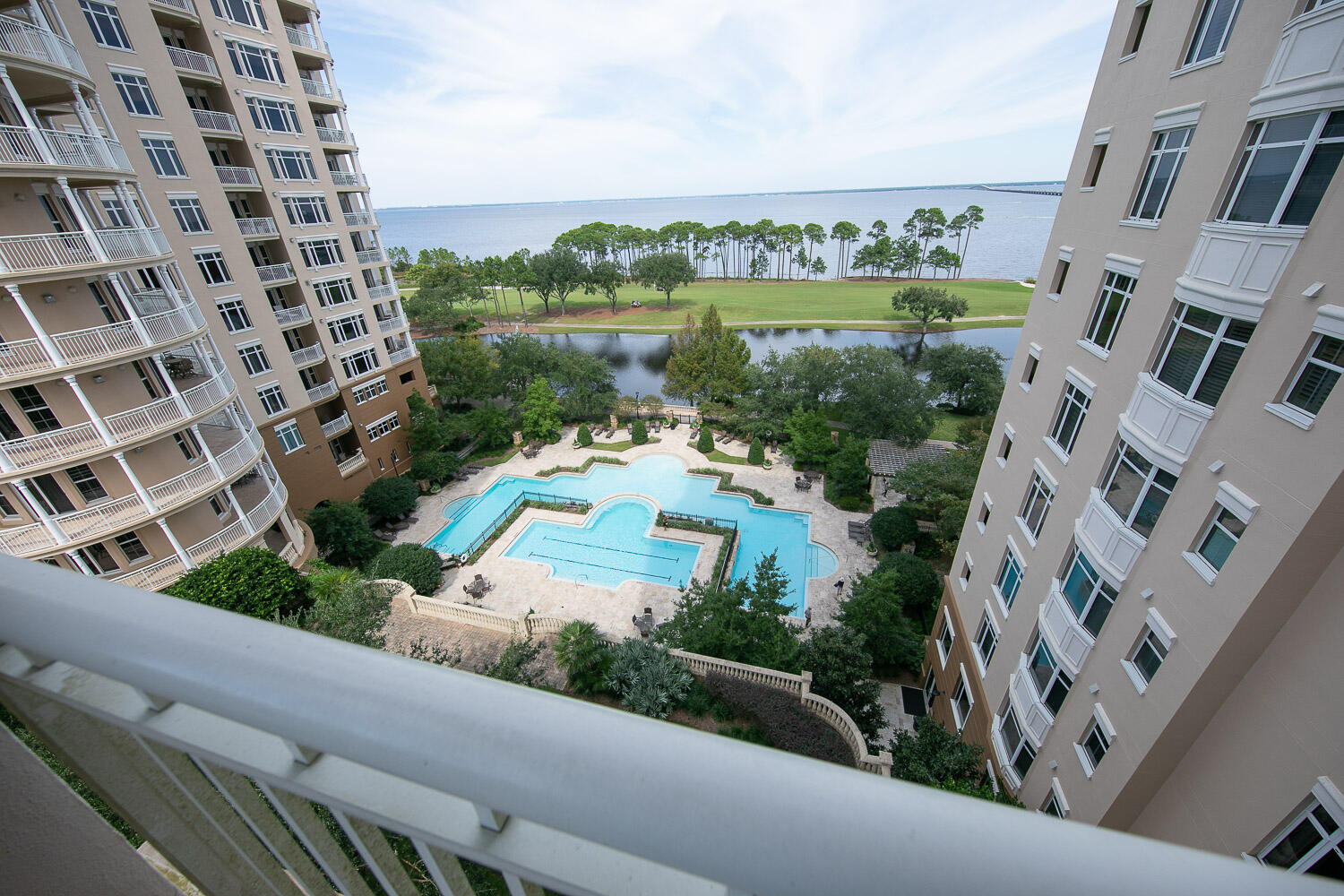 ONE WATER PLACE AT KELLY PLANTATION - Residential