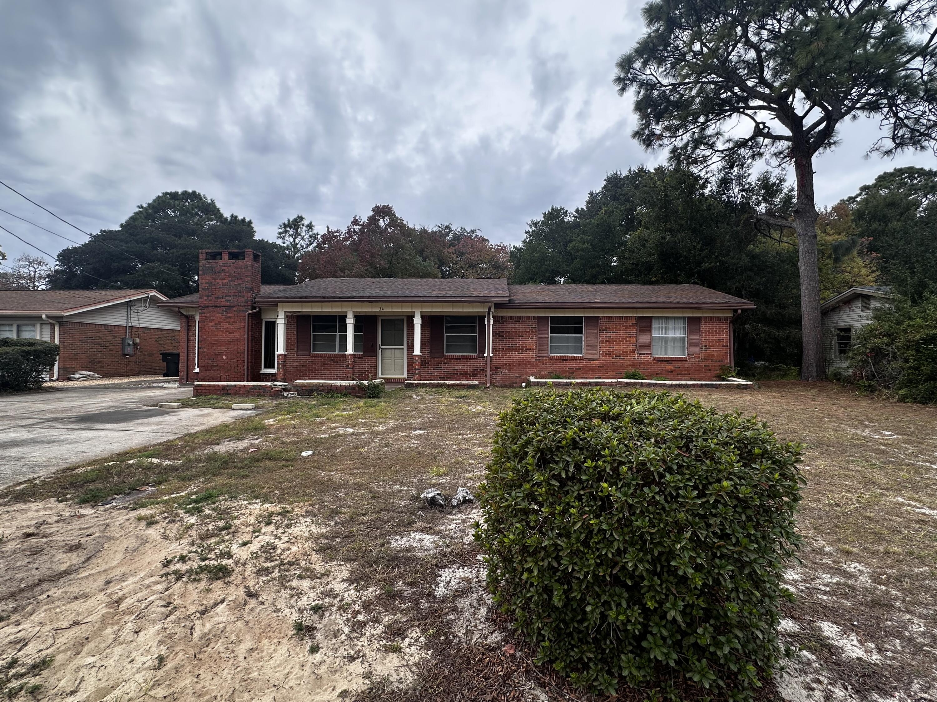 Investment opportunity in a great neighborhood! This home is the perfect investment for an investor or homeowner looking to make something their own! This home is in need of some TLC! Water heater is 2016 and HVAC is 2017