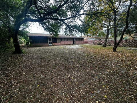 A home in Fort Walton Beach