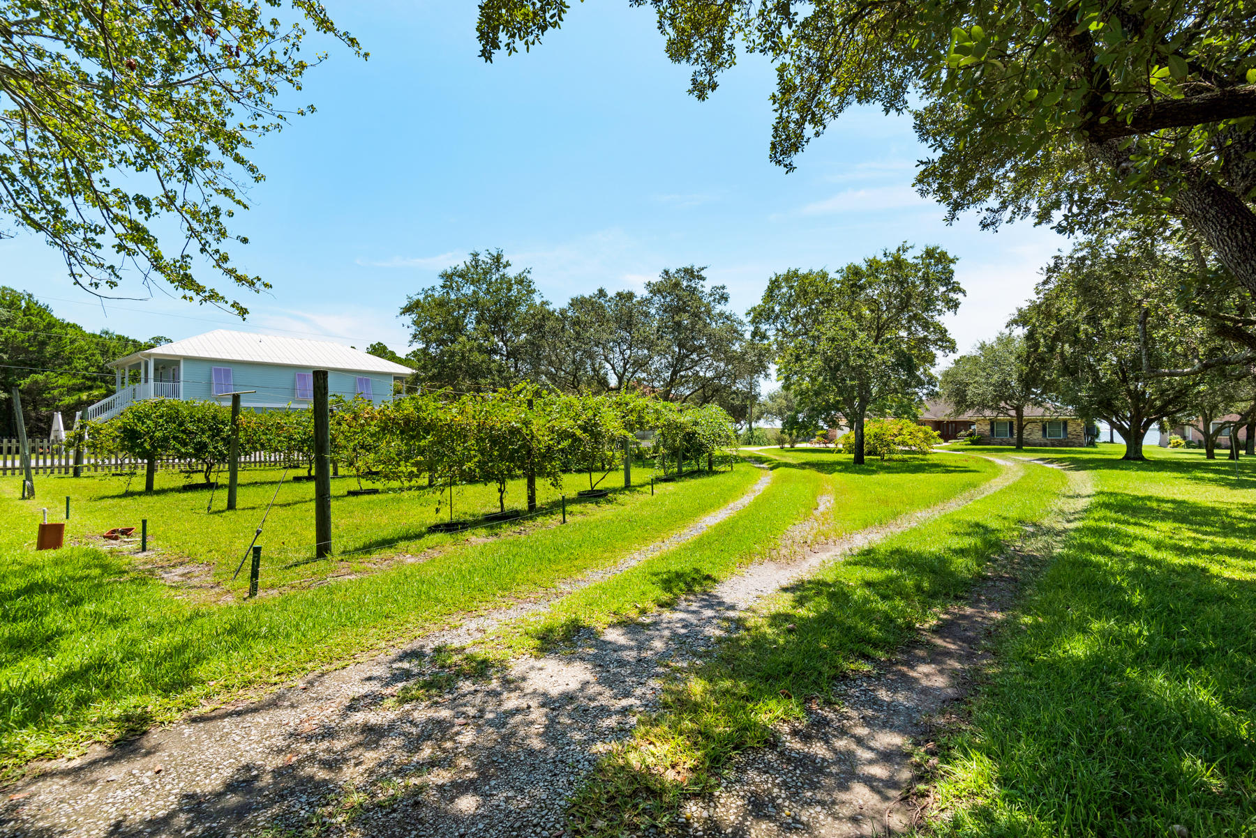 EMERALD SHORES - Residential