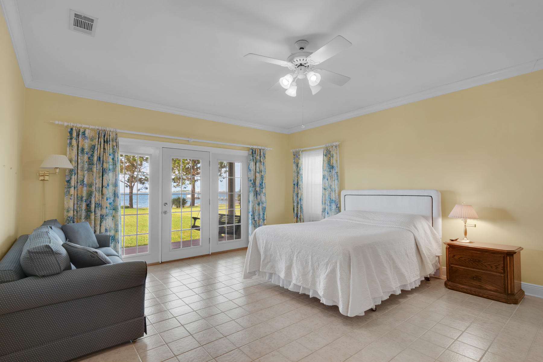 EMERALD SHORES - Residential