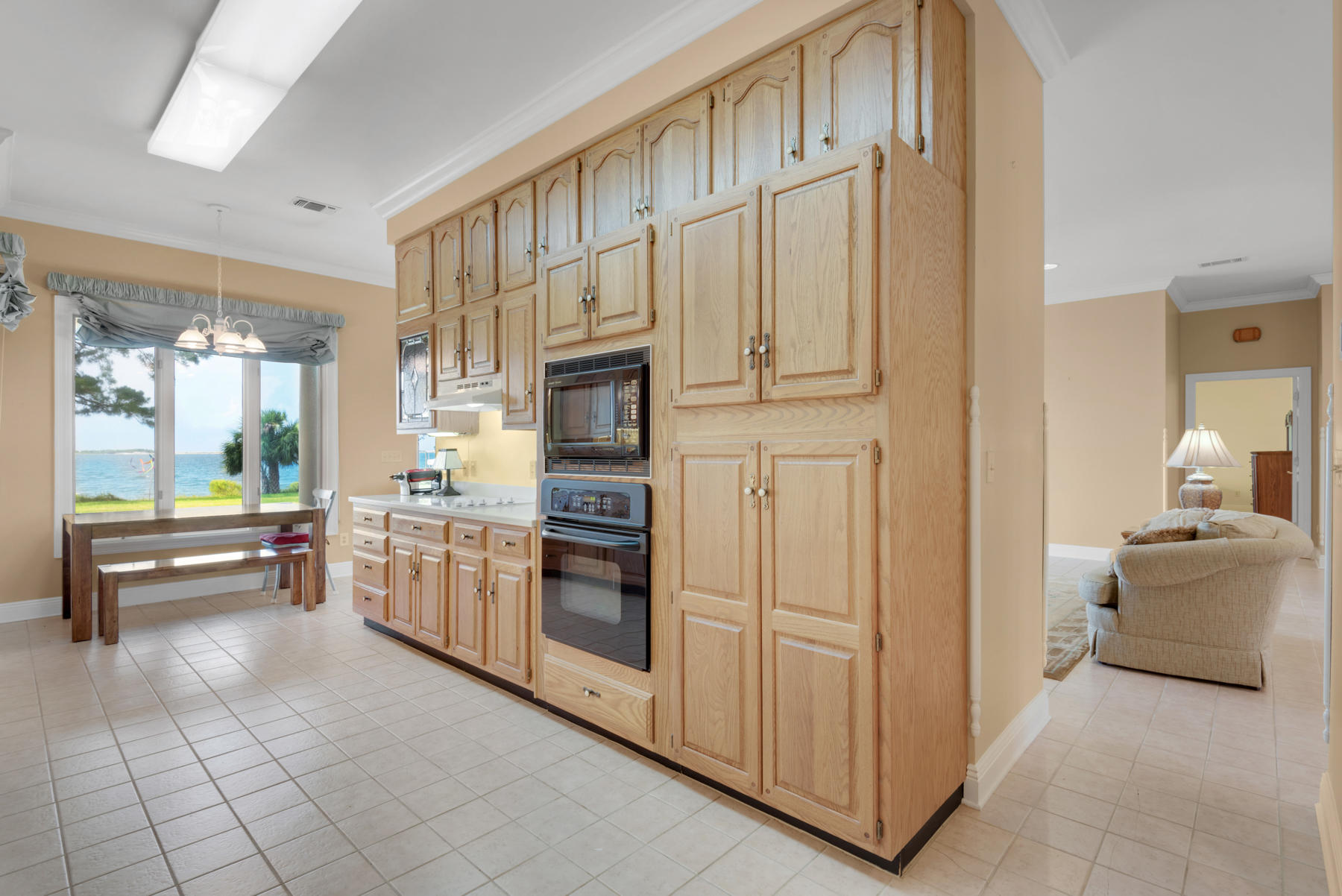 EMERALD SHORES - Residential