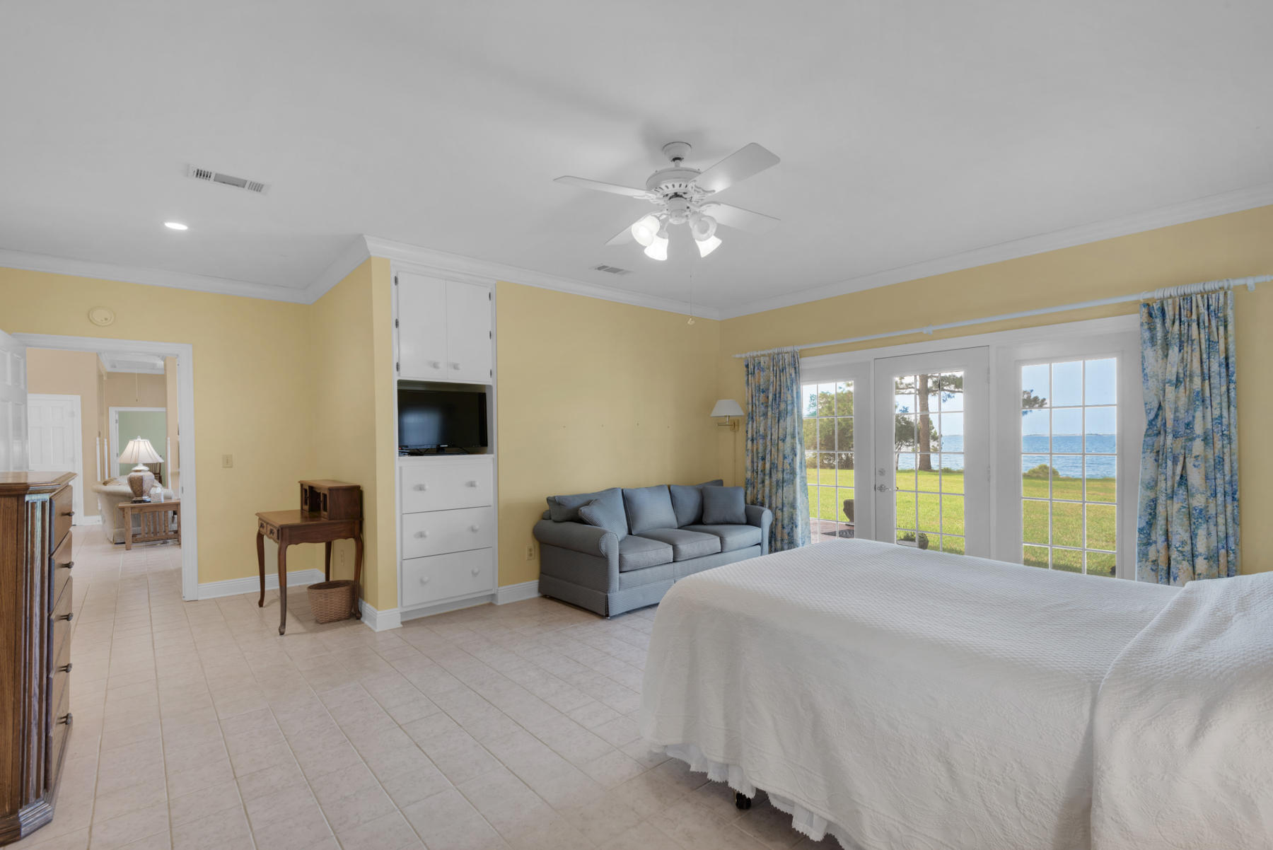 EMERALD SHORES - Residential