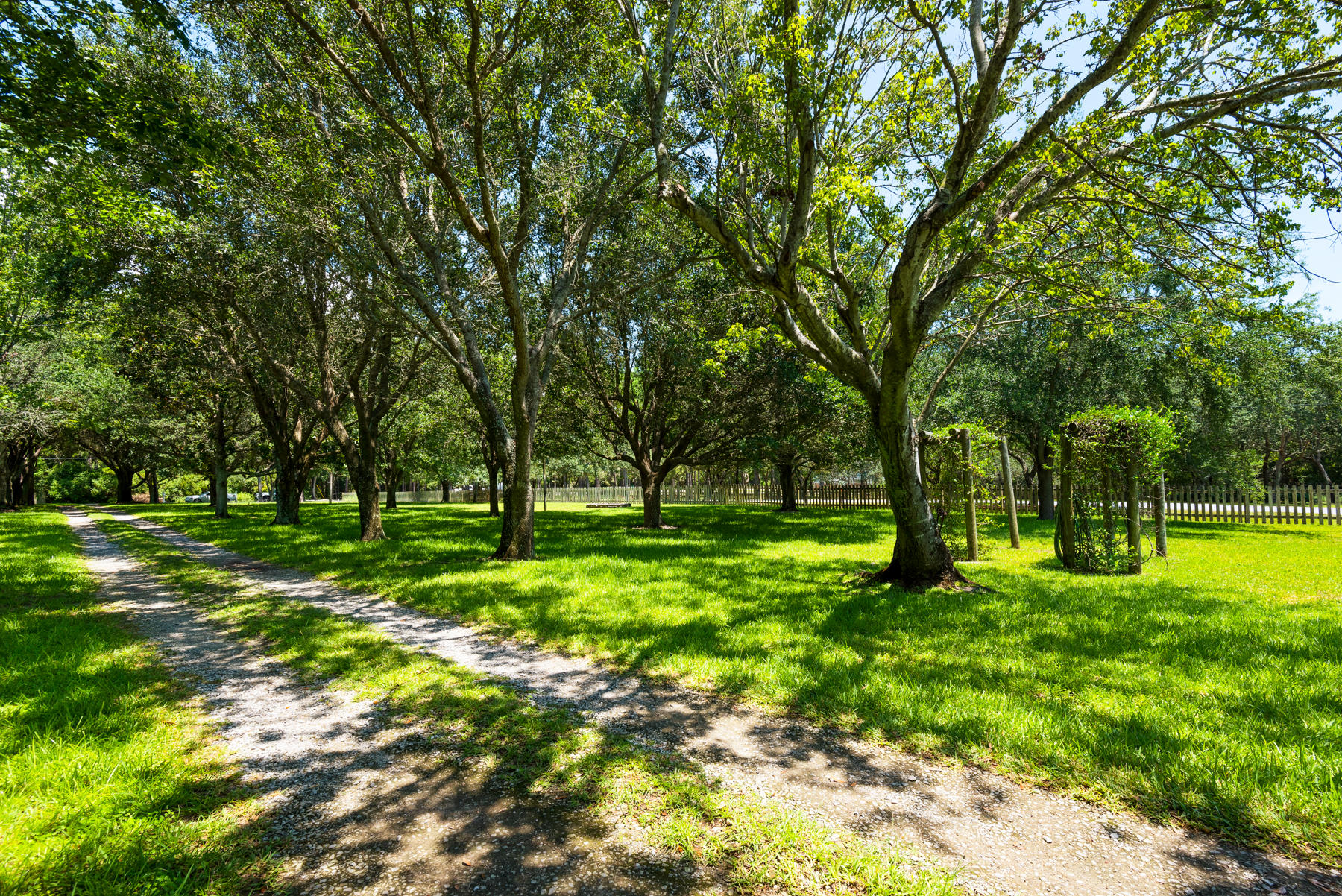 EMERALD SHORES - Residential