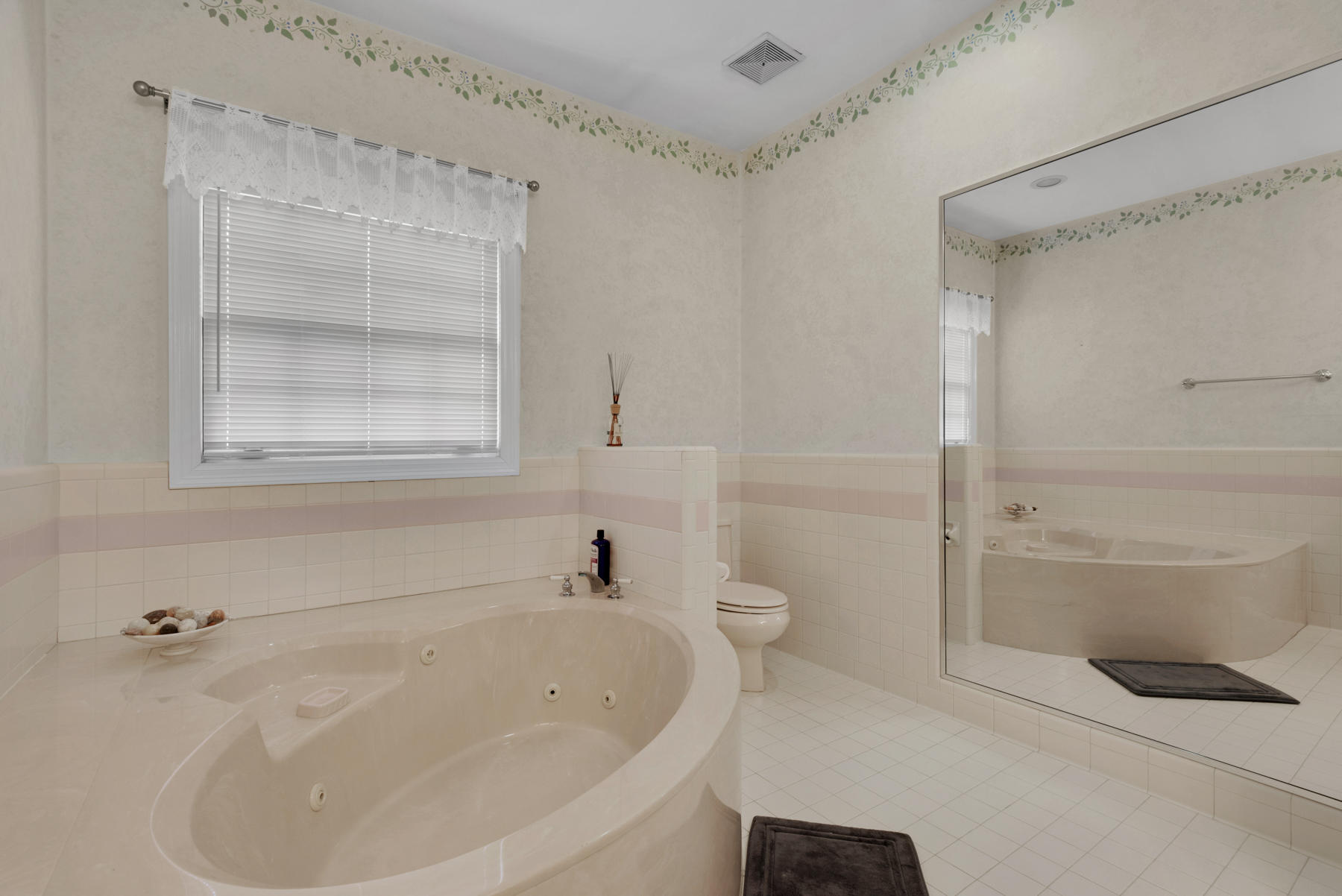 EMERALD SHORES - Residential