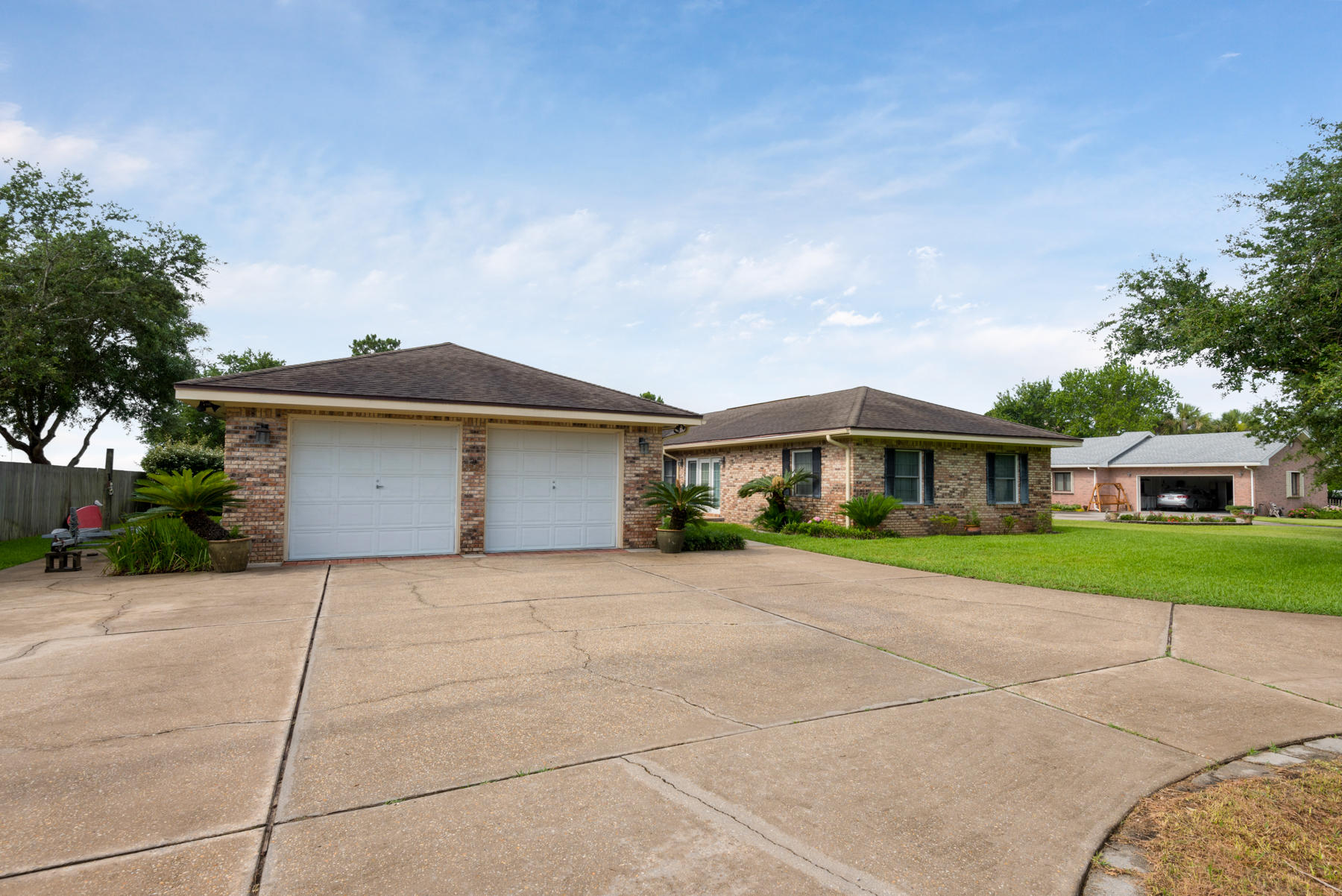 EMERALD SHORES - Residential