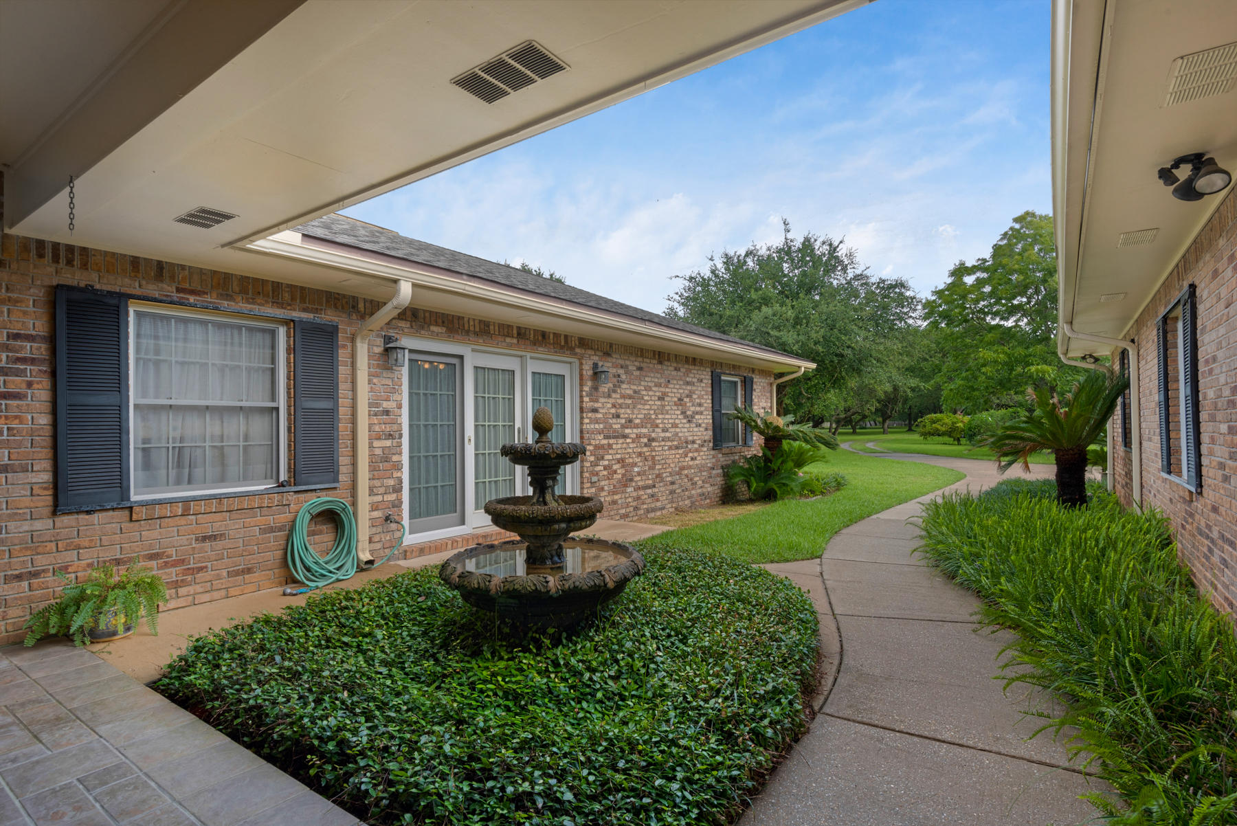 EMERALD SHORES - Residential