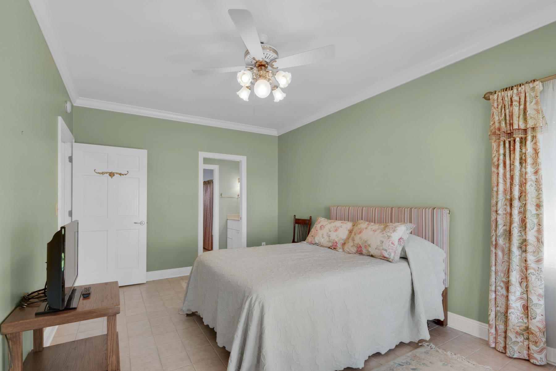 EMERALD SHORES - Residential