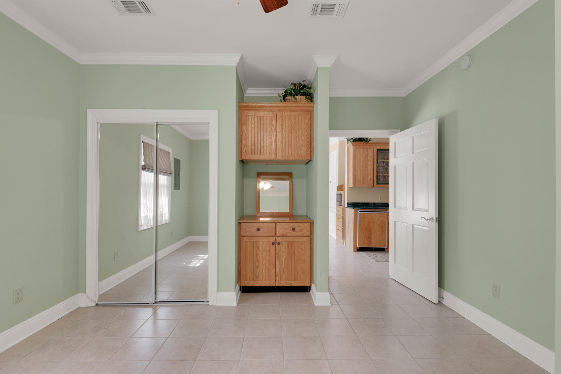 EMERALD SHORES - Residential