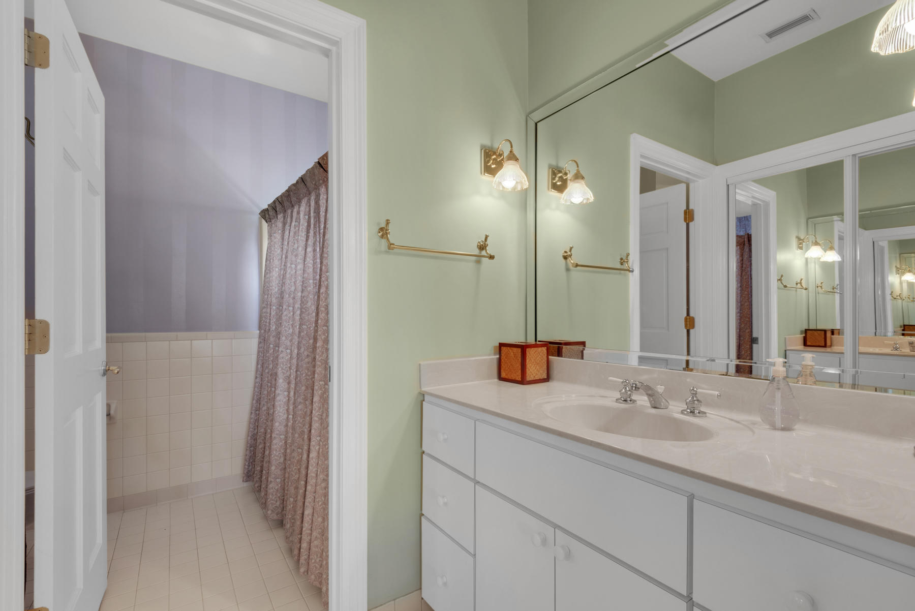 EMERALD SHORES - Residential