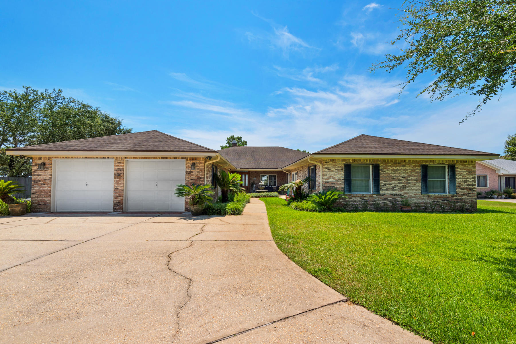 EMERALD SHORES - Residential