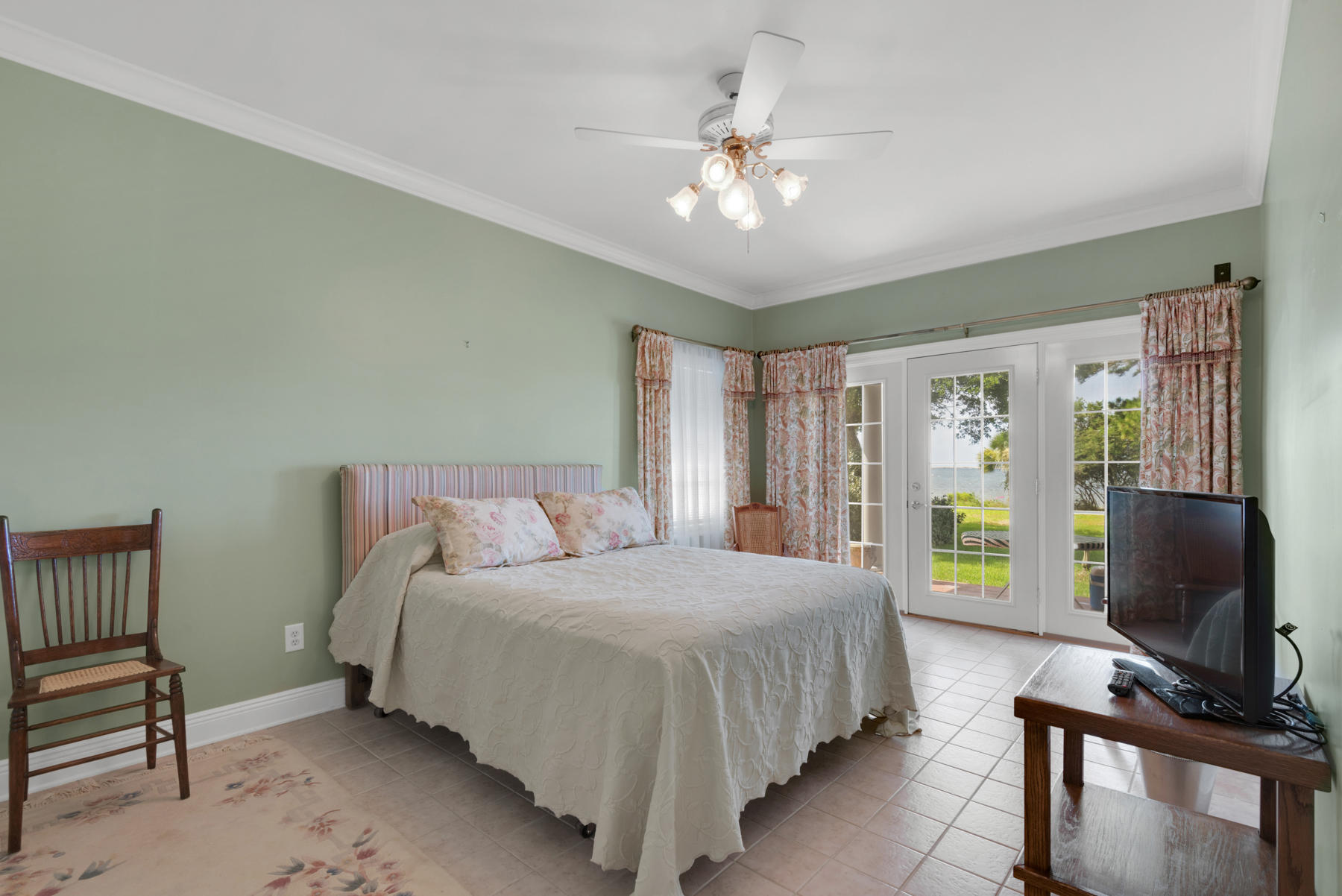 EMERALD SHORES - Residential