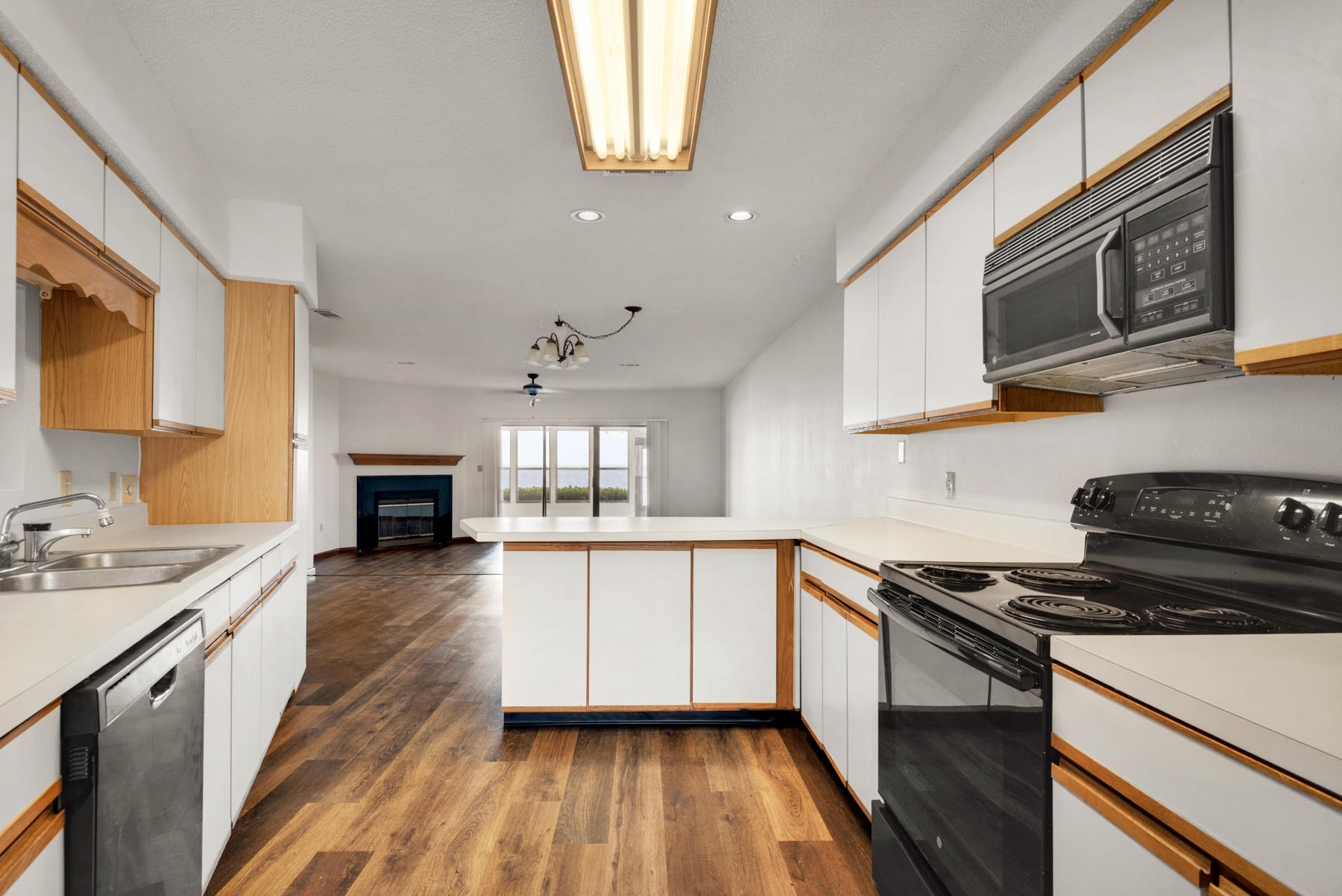 DOLPHIN COVE ESTATES T/H - Residential