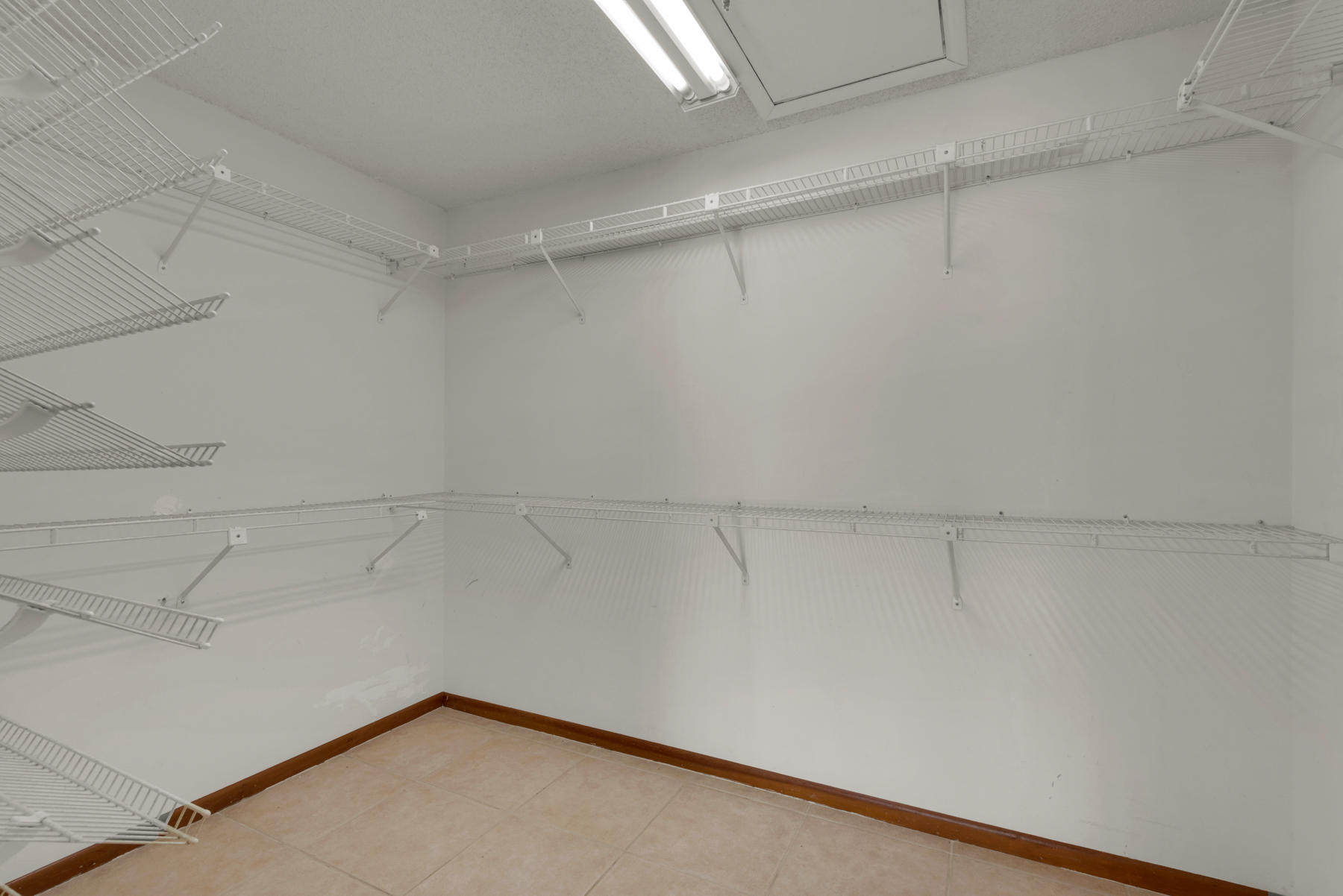 DOLPHIN COVE ESTATES T/H - Residential