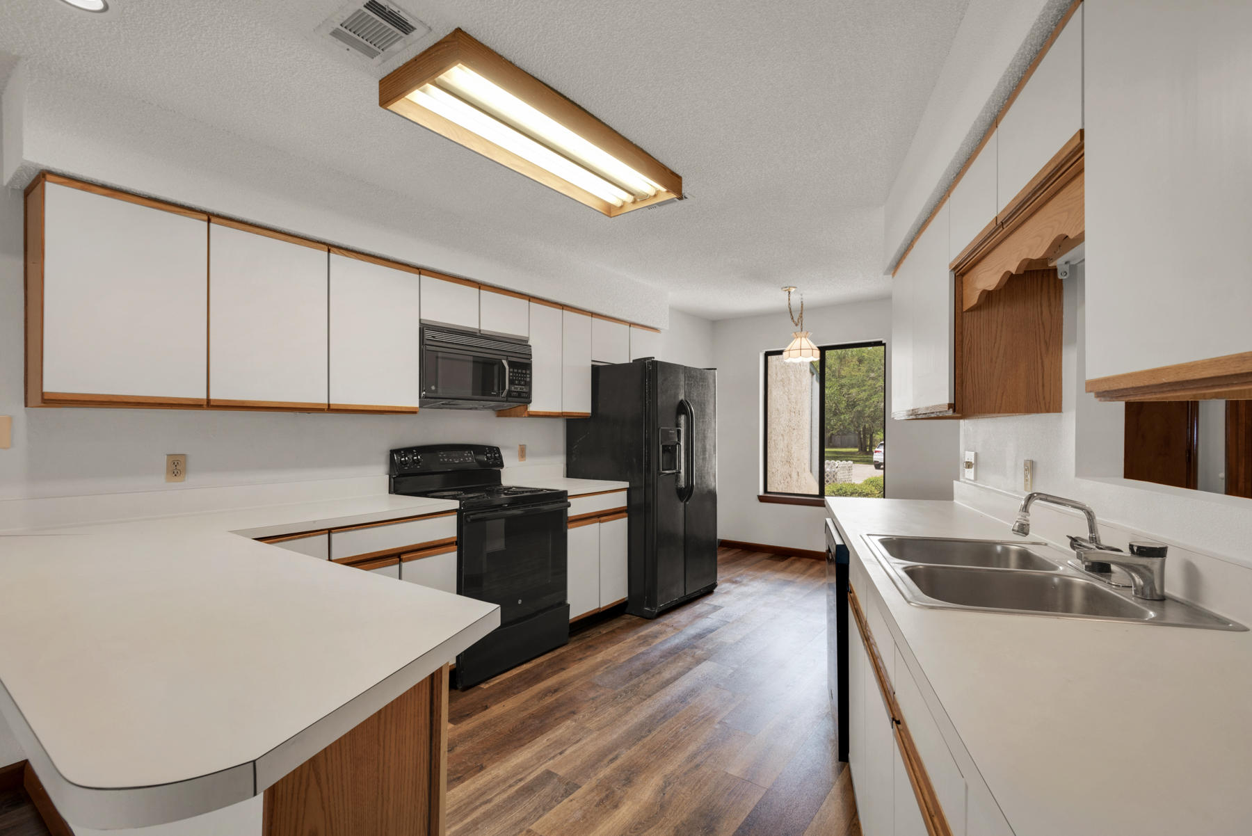 DOLPHIN COVE ESTATES T/H - Residential