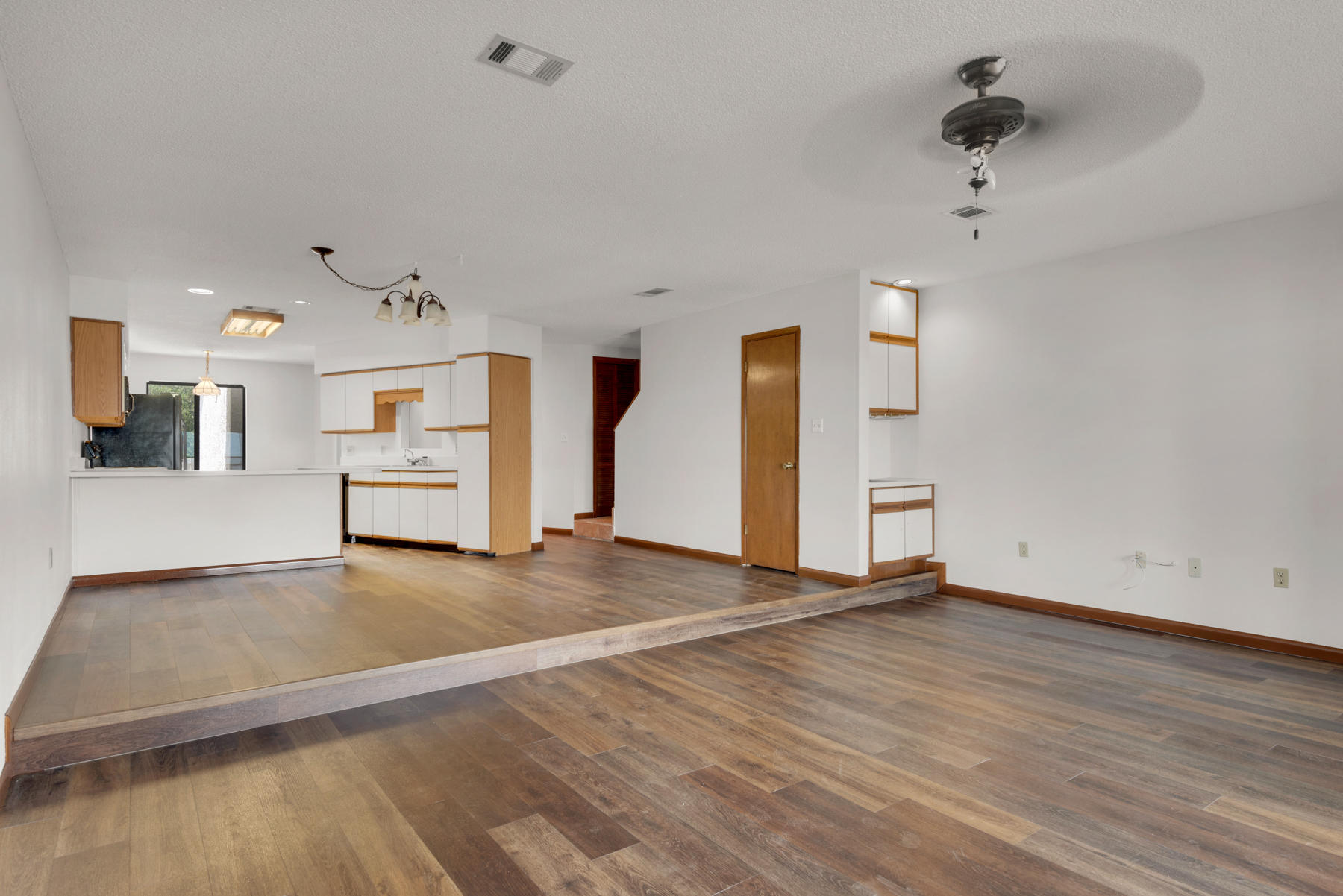 DOLPHIN COVE ESTATES T/H - Residential