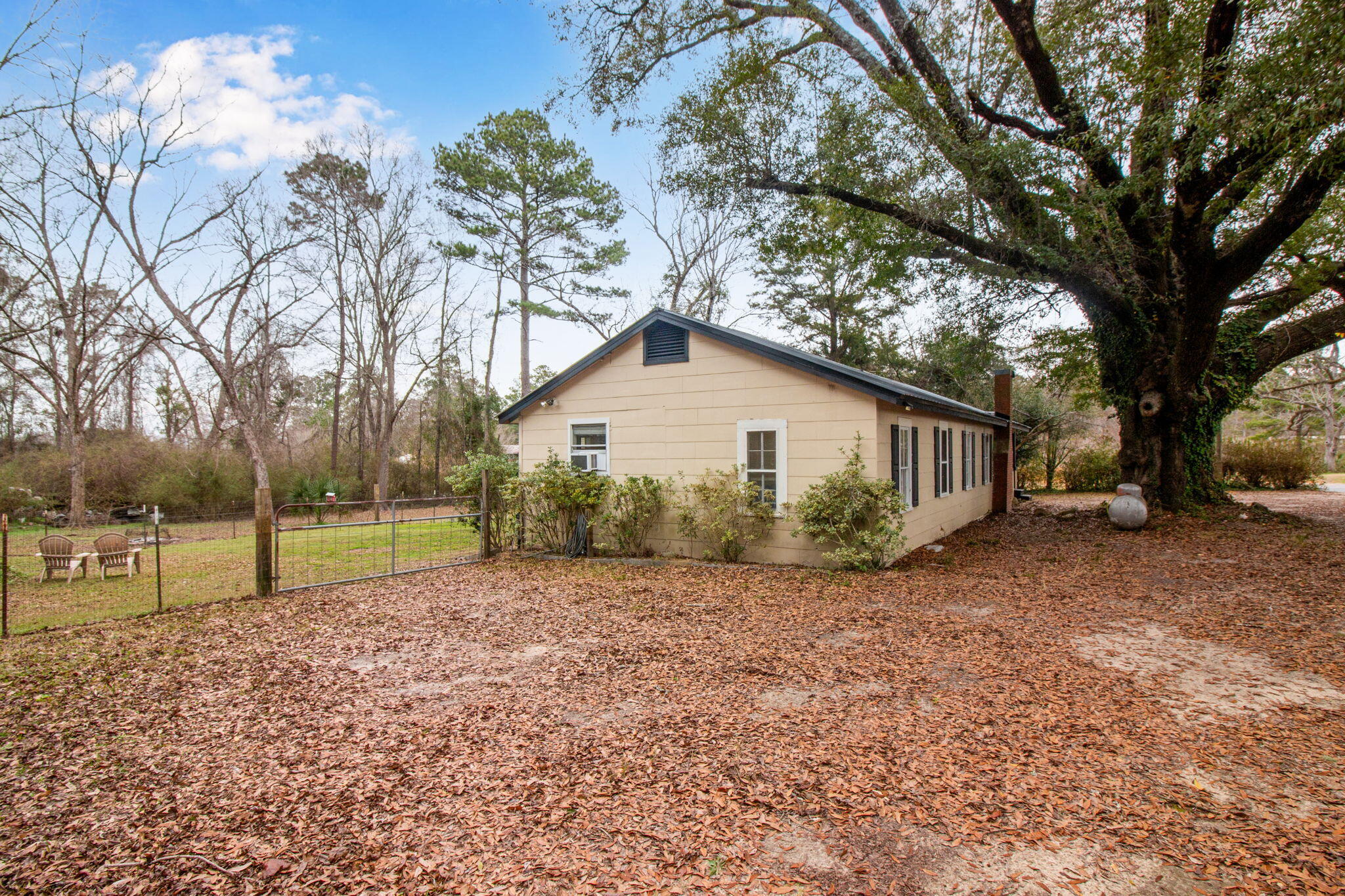 FAIRVIEW ADDN TO LAUREL HILL - Residential