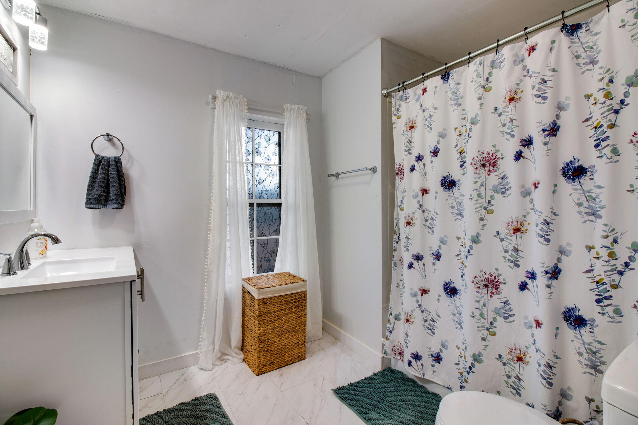 FAIRVIEW ADDN TO LAUREL HILL - Residential